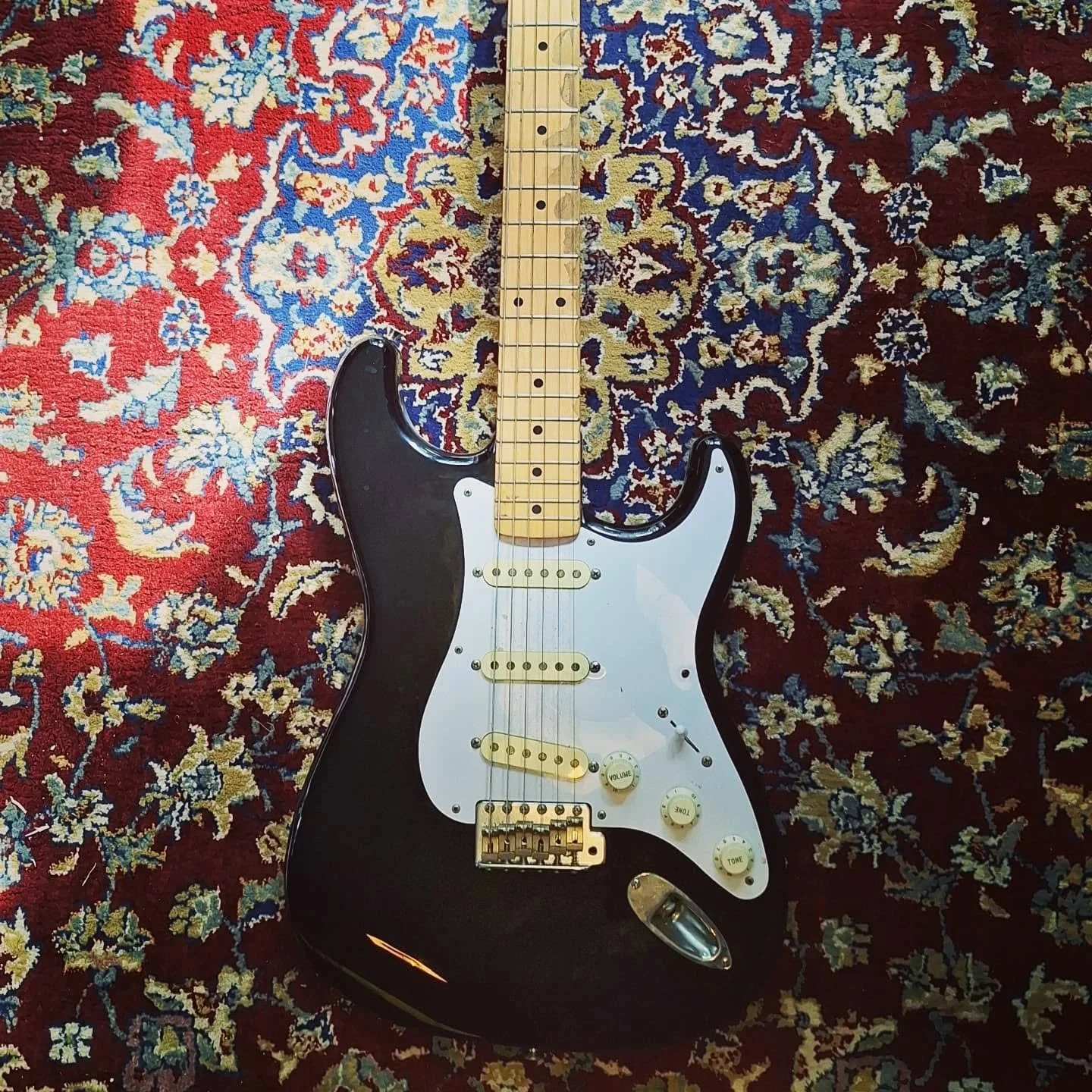 Had a rather relic'd and rusty strat in recently for a bit of tlc. Looking and sounding much better following a setup. #guitargenie #guitarsetup