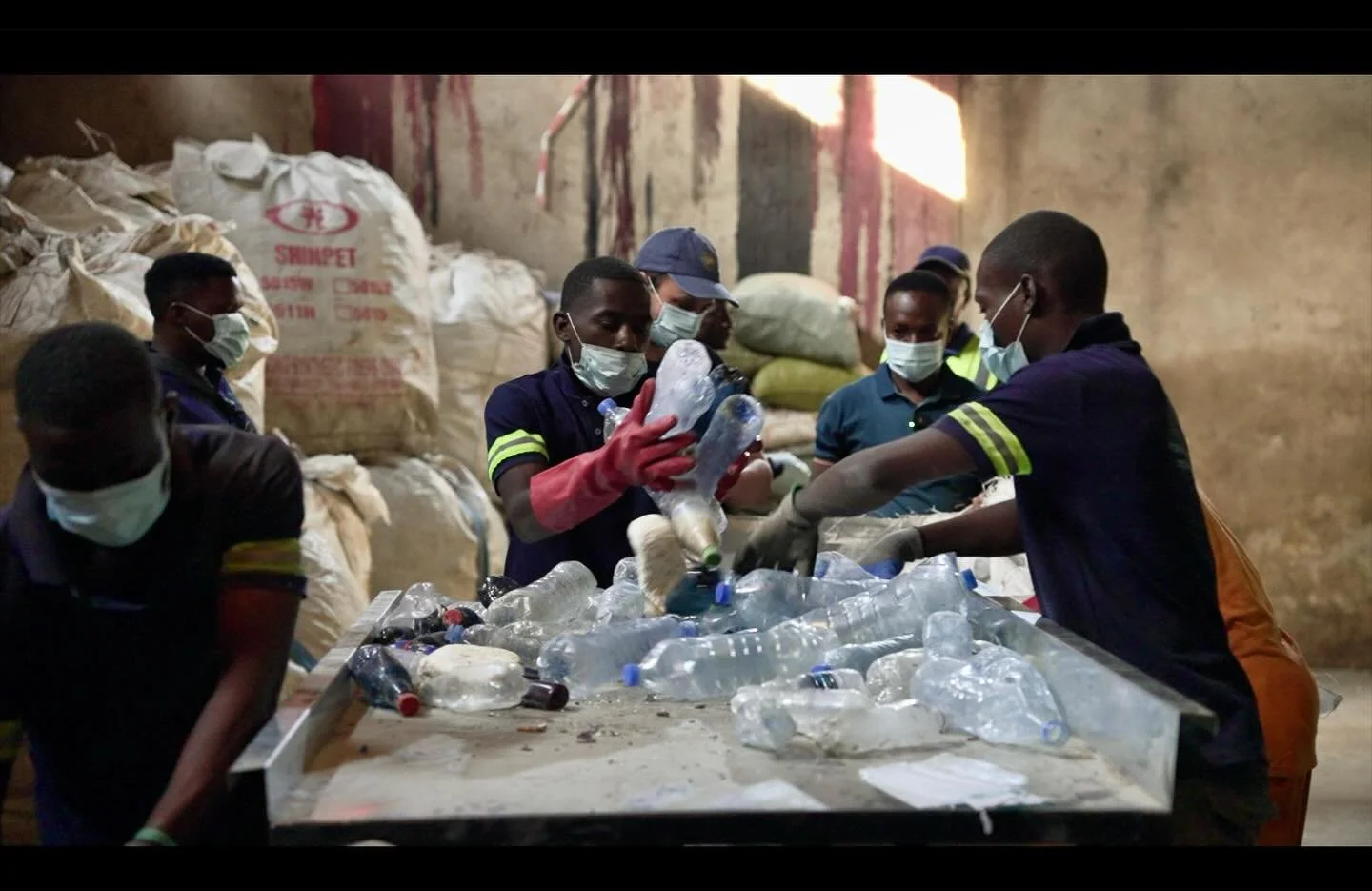 🌍♻️ Behind every piece of recycled plastic is a dedicated team making a difference! Our amazing Recycler staff work tirelessly to sort and process plastic waste at our facility, turning what was once discarded into valuable resources. Every step cou