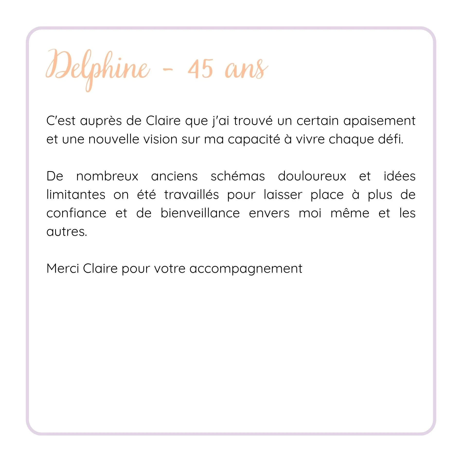 Page de texte avec un cadre violet clair, titre en cursive couleur pêche 'Delphine - 45 ans' et paragraphe en noir. 