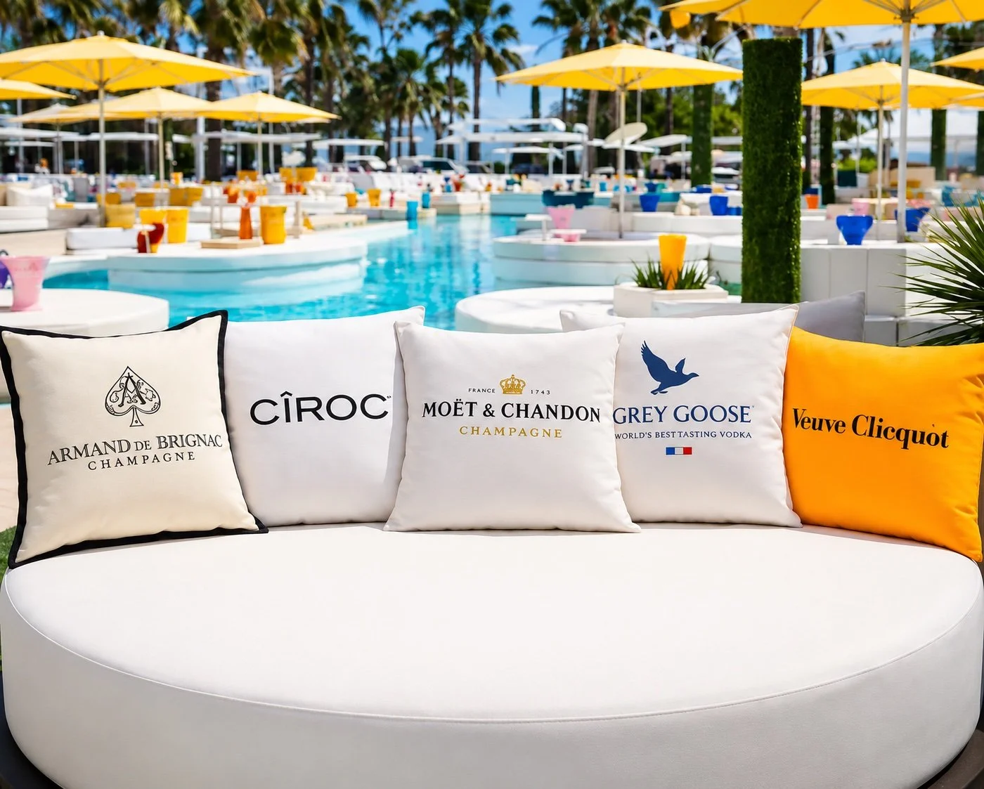 02_beach_cushions.png