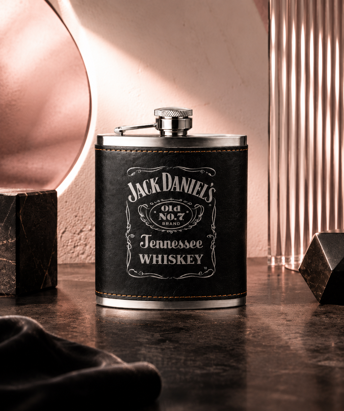 07_jackdaniels_flask.png
