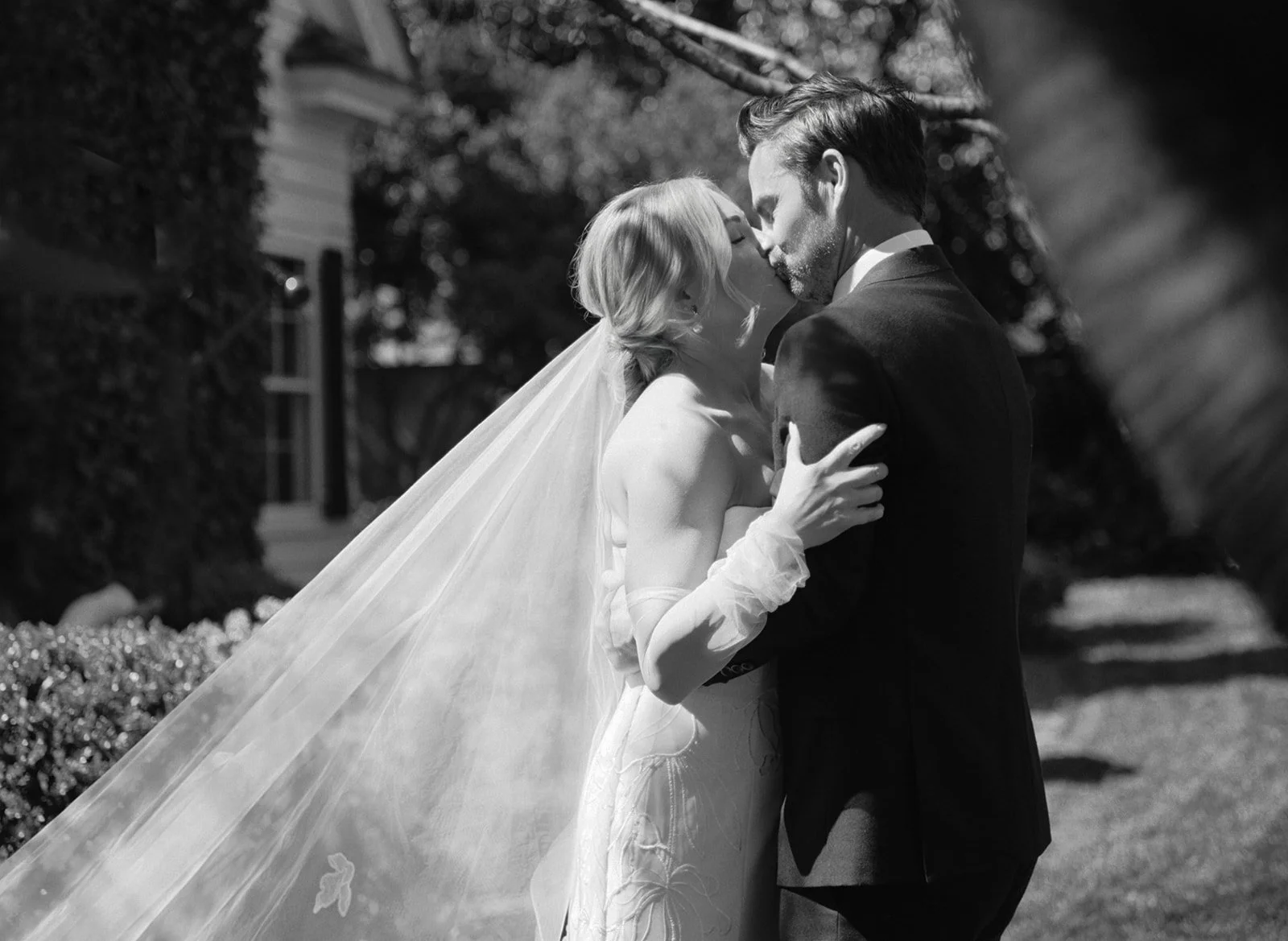 English_Garden_Wedding_Charlotte_-105.jpg