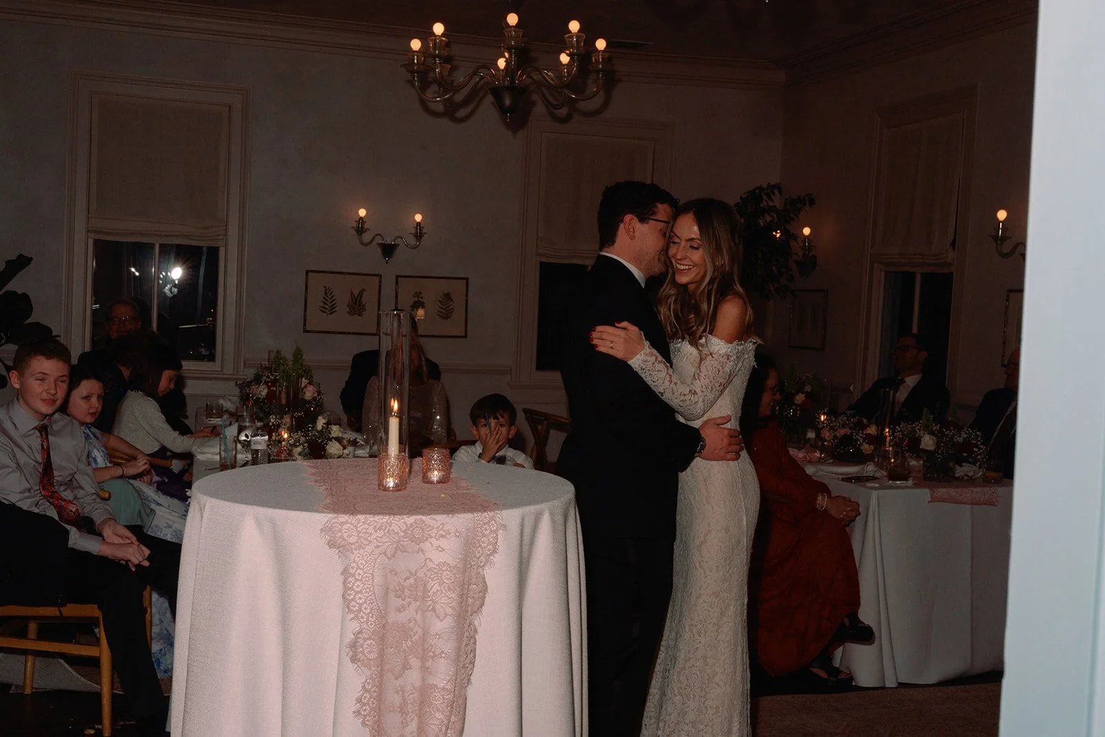 PosthouseInn_Wedding_Photography_DocumentaryStyle_734.jpg