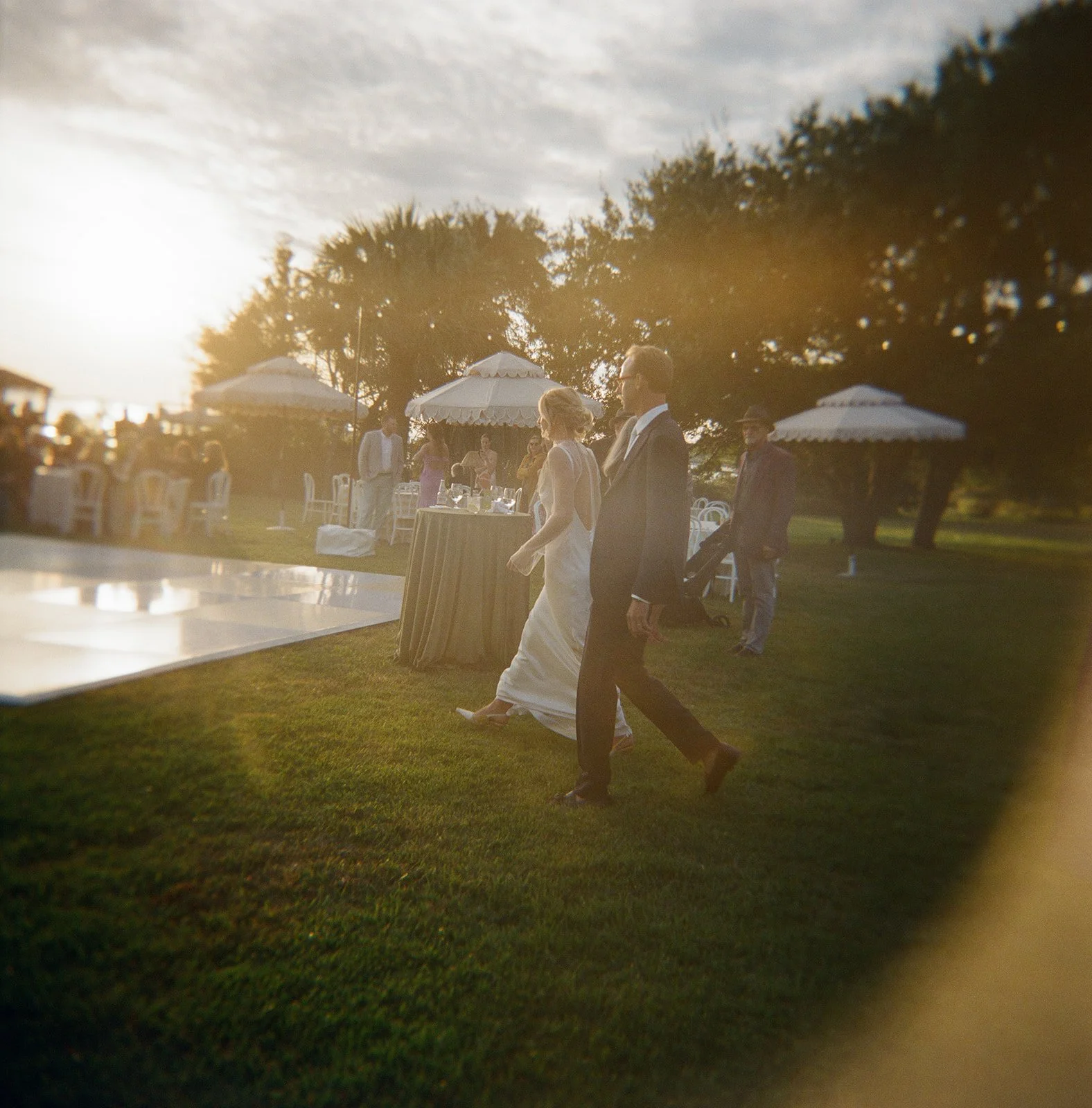 Slim_Aarons_Seaside_Wedding_788.jpg