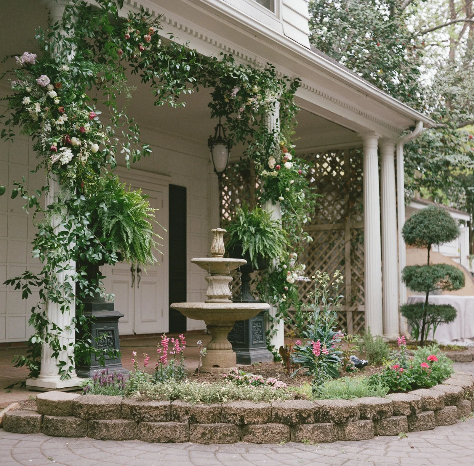 English_Garden_Wedding_Charlotte_-279.jpg
