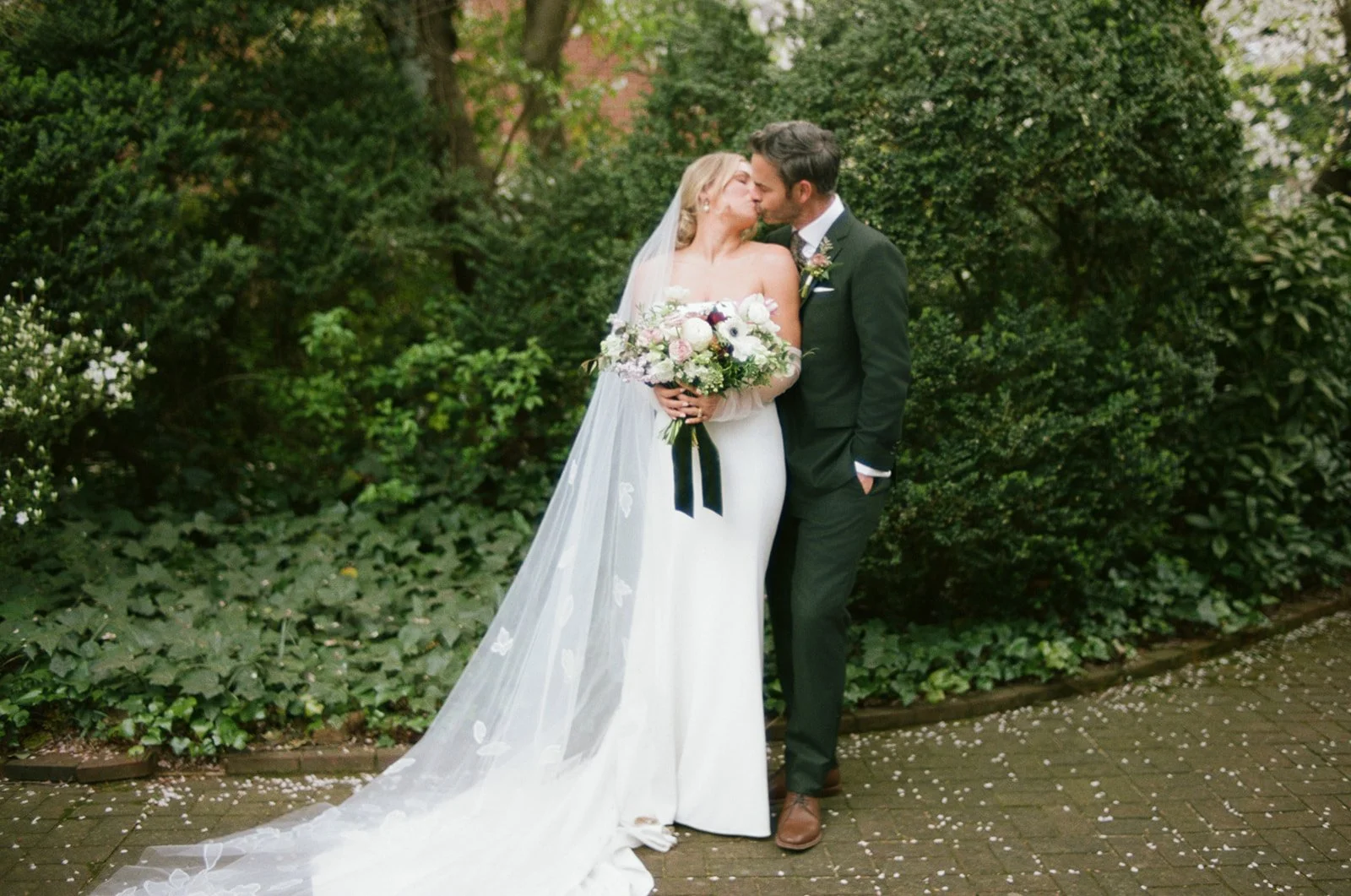 English_Garden_Wedding_Charlotte_-548.jpg