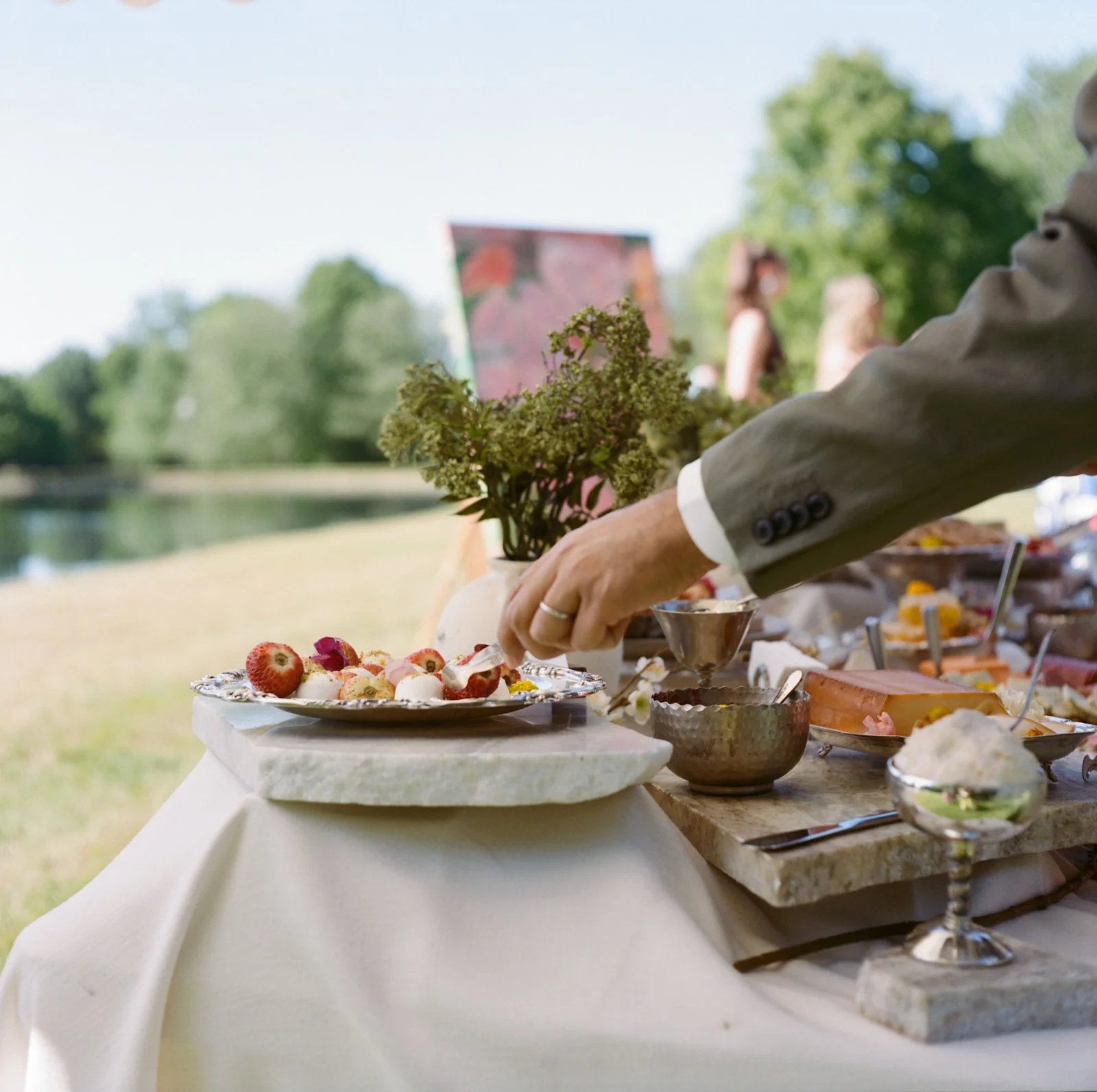 FilmWeddingPhotography_MorningGloryFarm_ 35.jpg