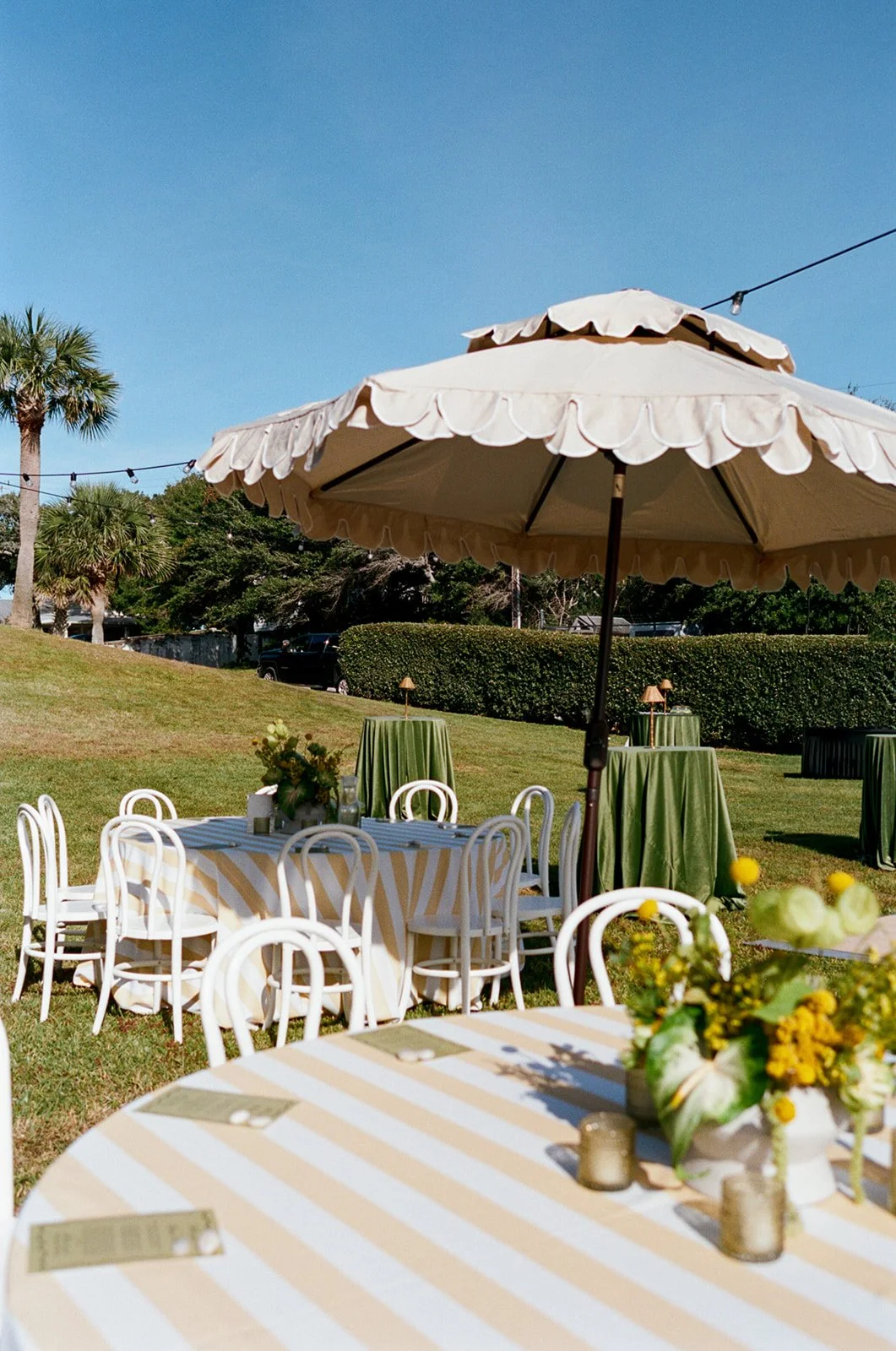 Slim_Aarons_Seaside_Wedding_600.jpg