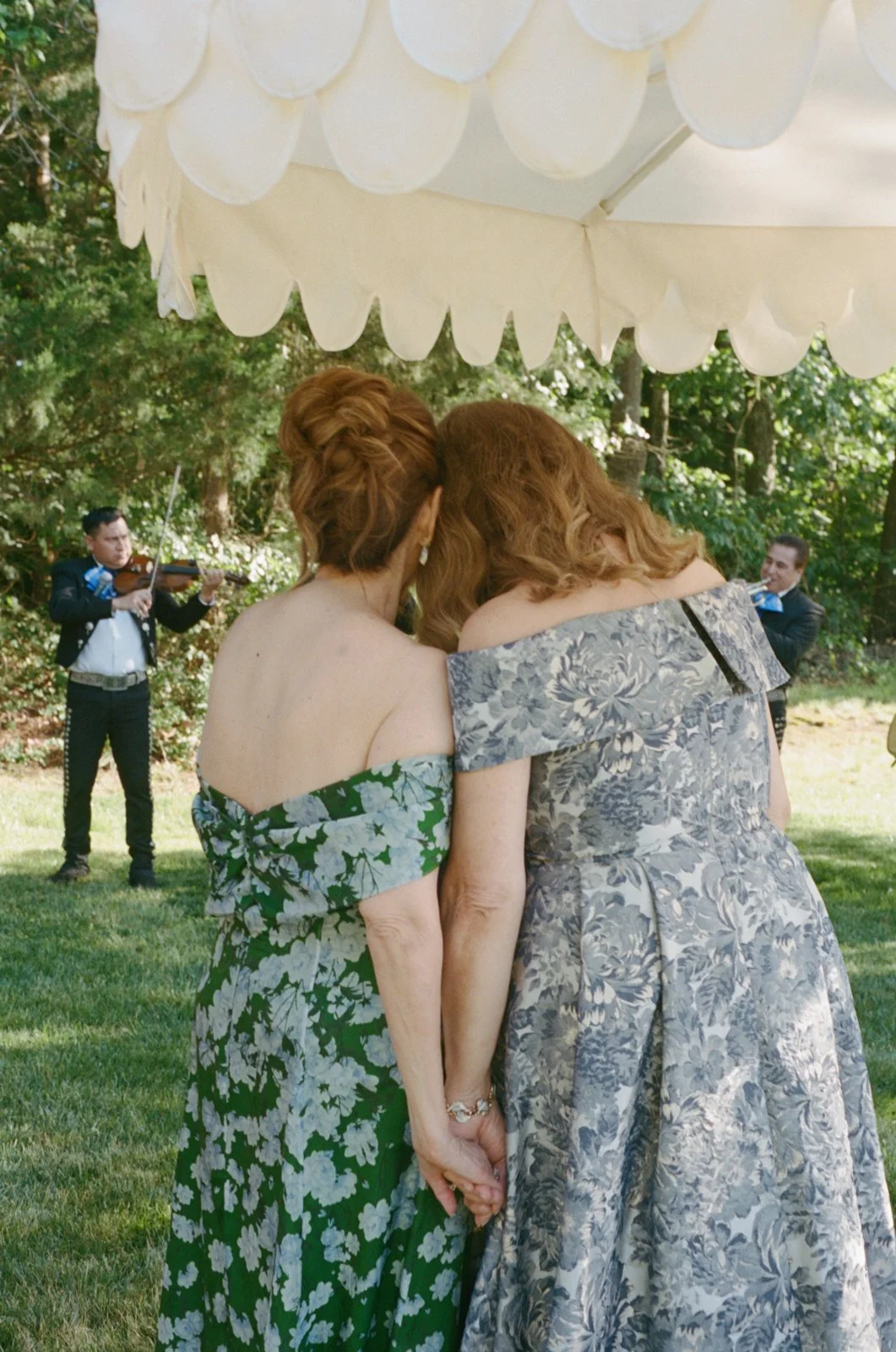 FilmWeddingPhotography_MorningGloryFarm_ 48.jpg
