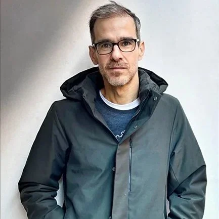 Portrait of Sergio de Luz in Alvaro Alcazar gallery.