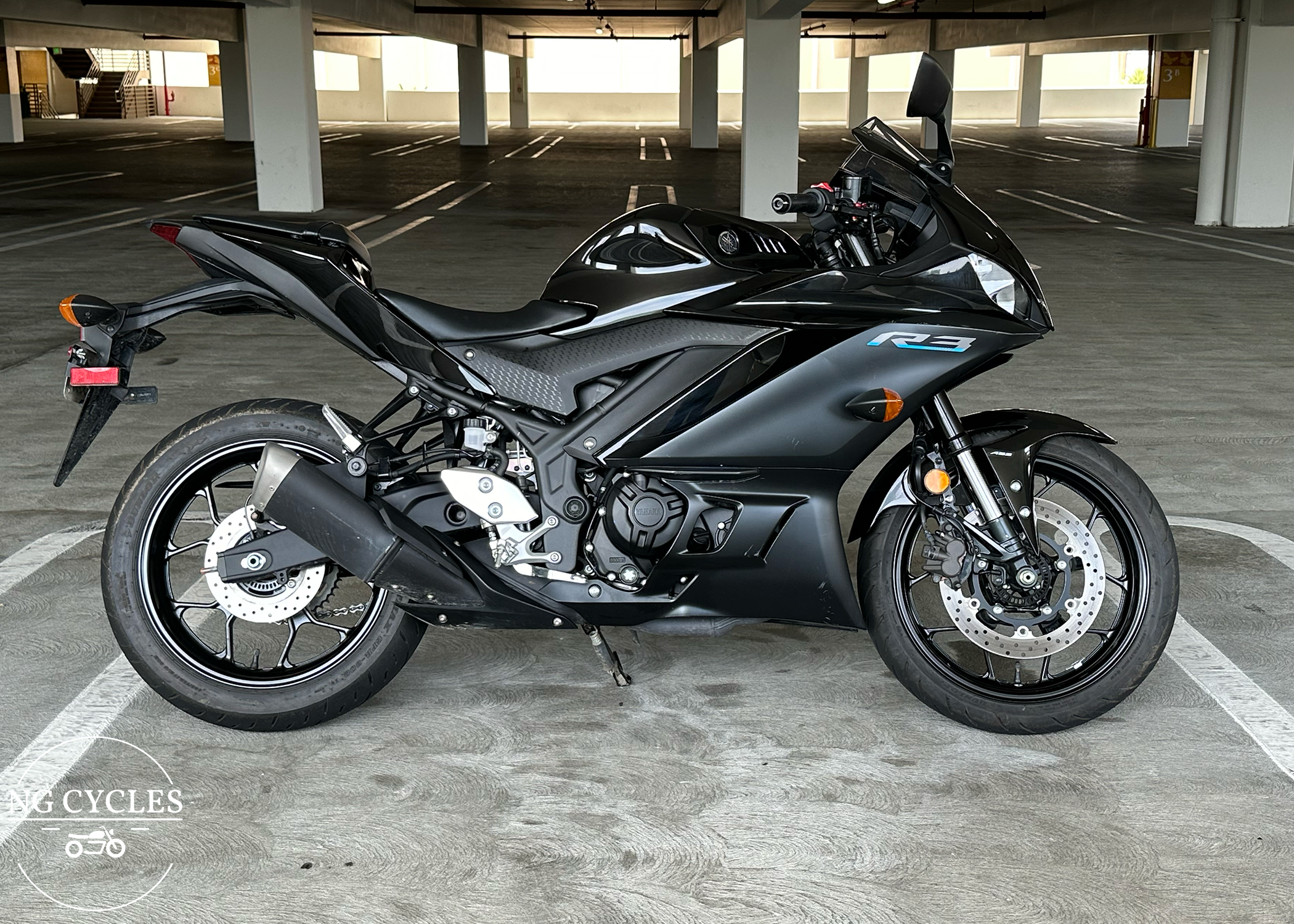 2023 Yamaha R3 - Watermarked.png
