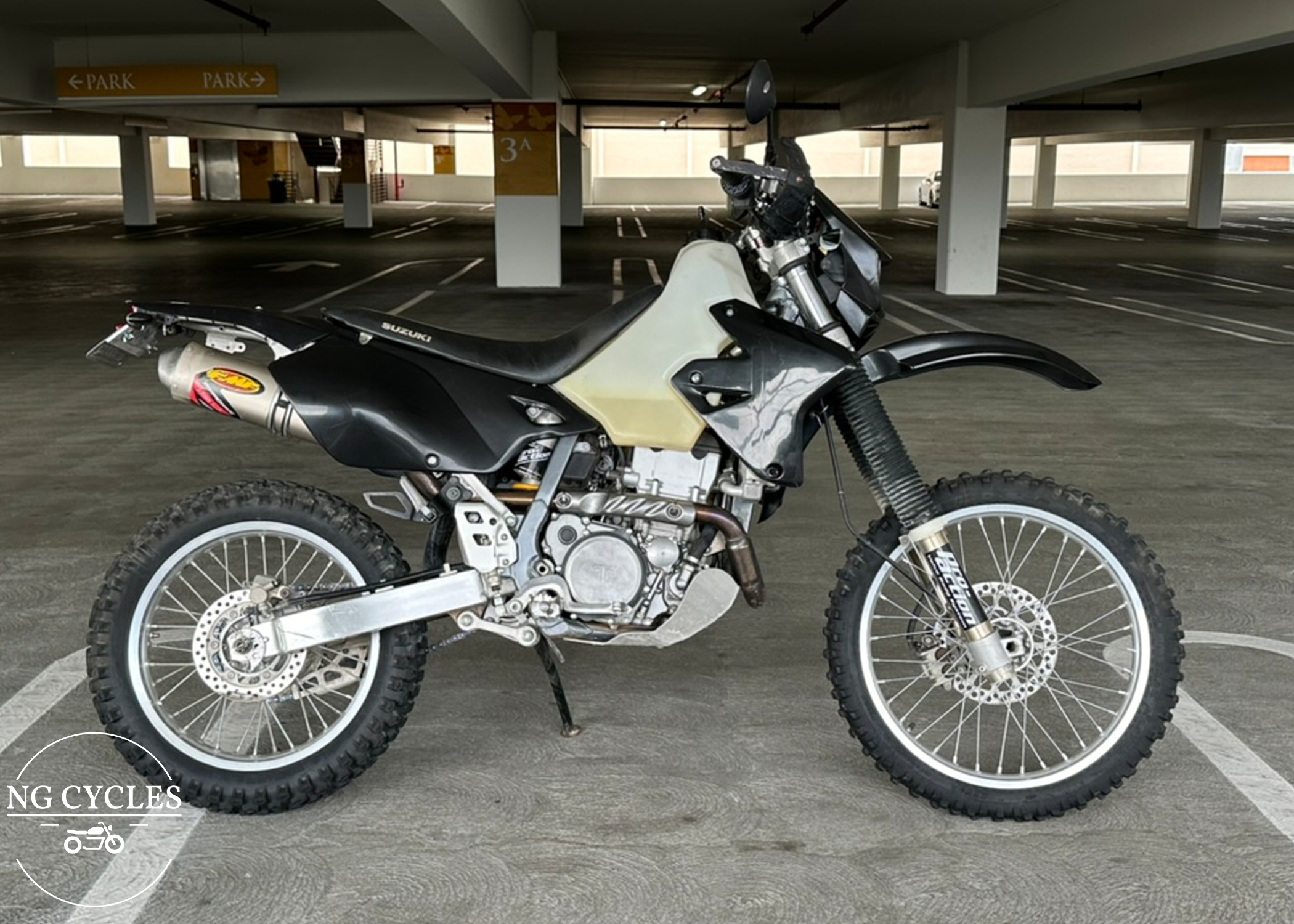 2007 Suzuki DRZ400S - Watermarked.png