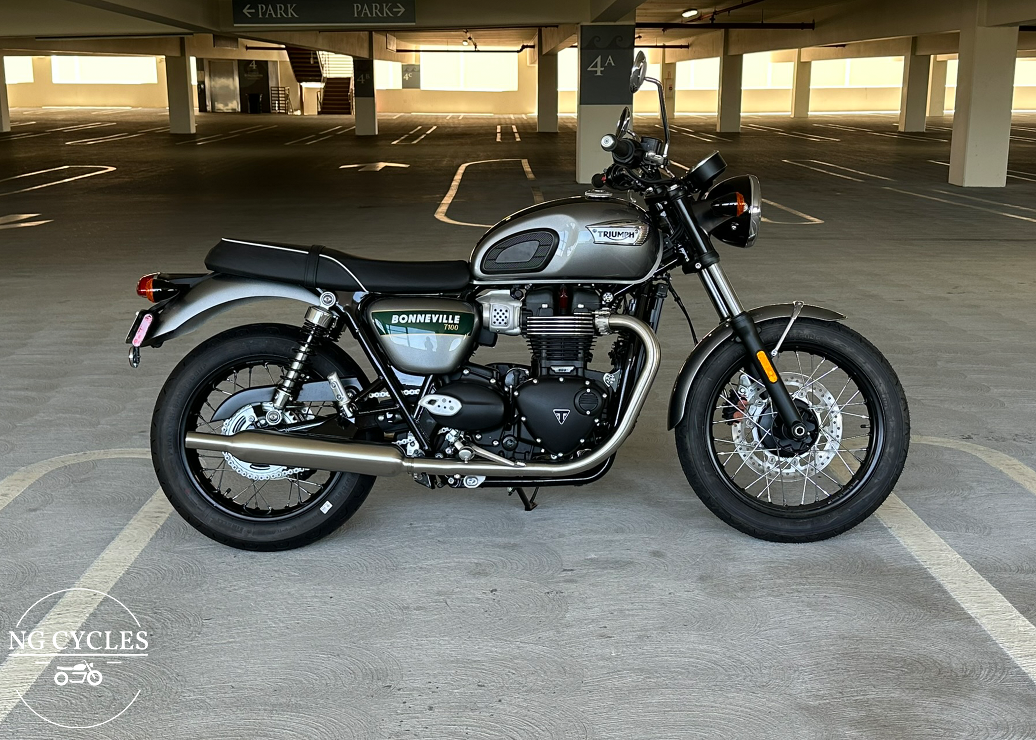 2022 Triumph Bonnevile T100 Gold Line - Watermarked.png