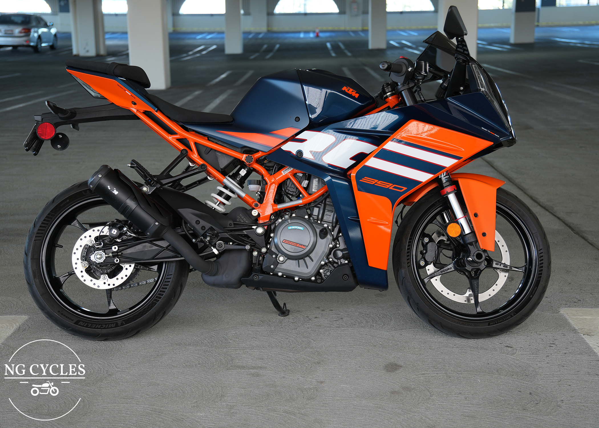 2024 KTM RC 390 - Watermarked.png