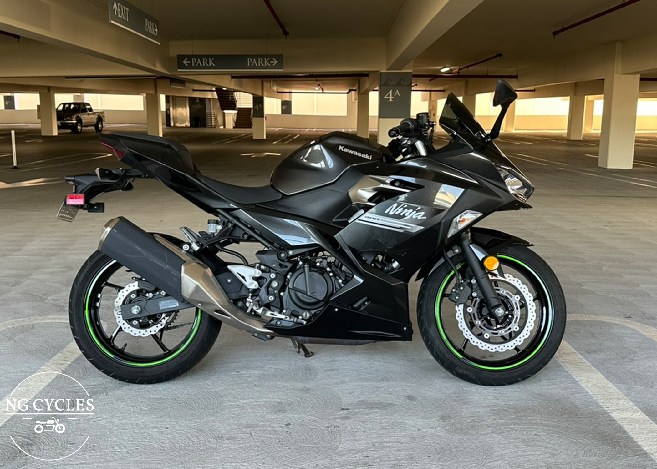 2022 Kawasaki Ninja 400.png