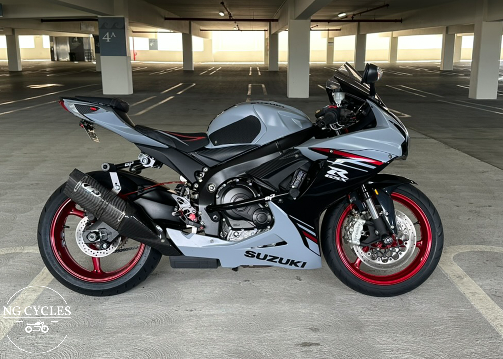 2023 Suzuki GSXR600 - Watermarked.png