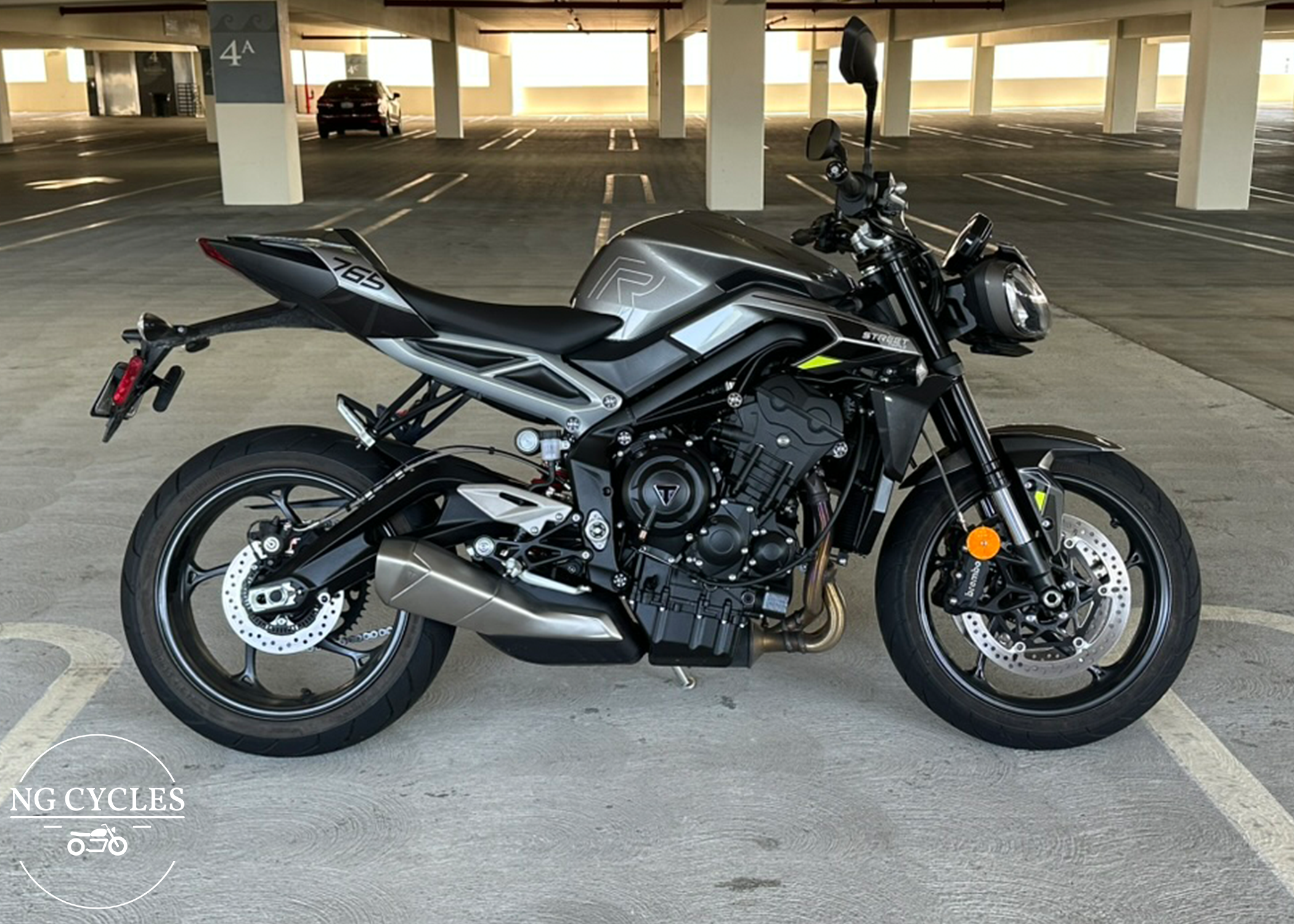 2024 Triumph Street Triple R 765 - Watermarked.png