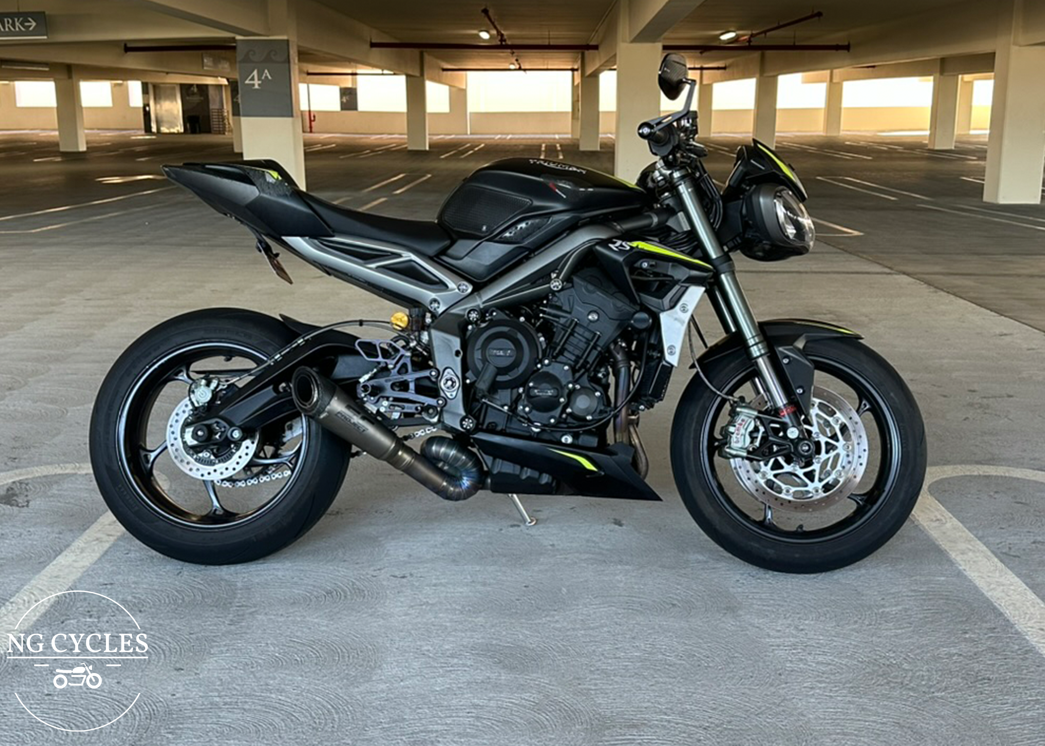 2022 Triumph Street Triple RS - Watermarked.png