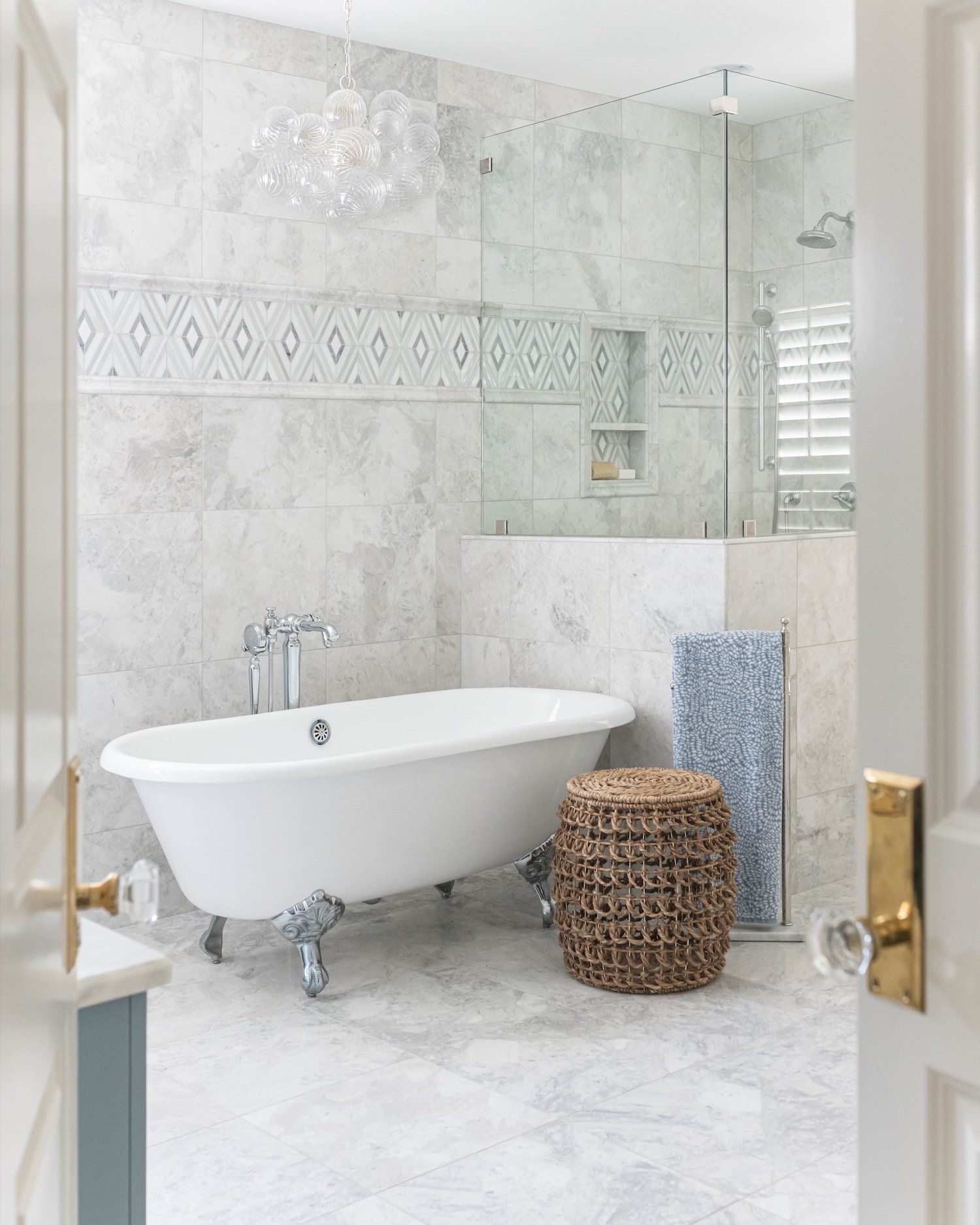 primary-bathroom-02.jpg
