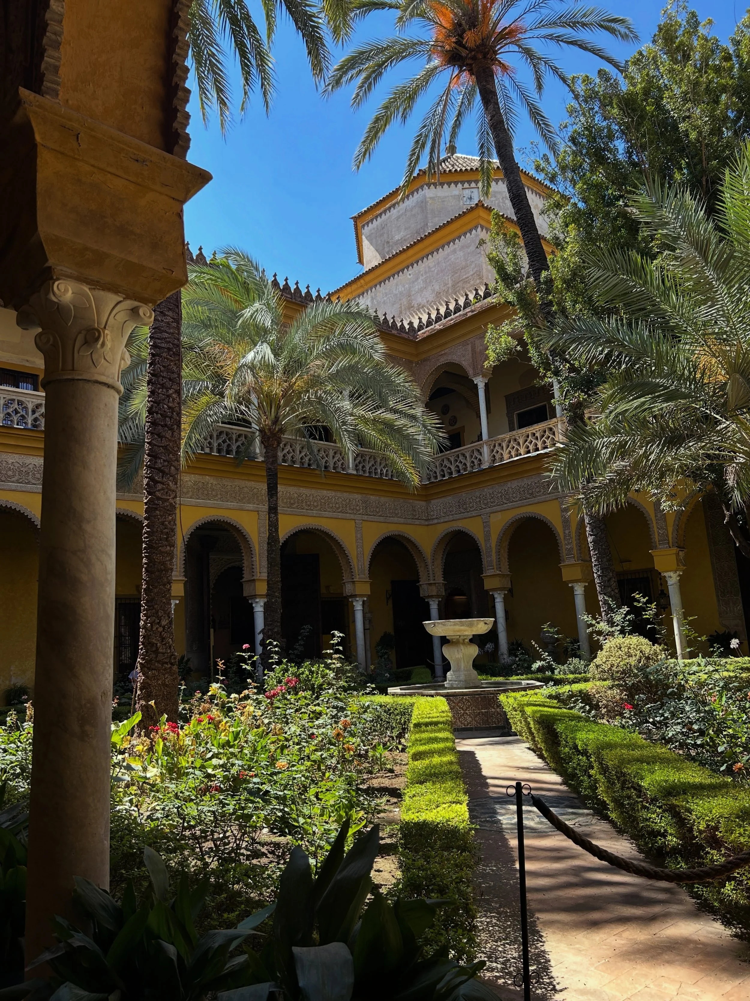 swipe to see steinar&rsquo;s favorite part of sevilla: cerveza y christopher col&oacute;n (with historical certainty&hellip;?)
not featured: the 106 degree heat ☀️🇪🇸

palacio de las duenas 

las setas de sevilla 

royal alcazar 

royal alcazar 

ca