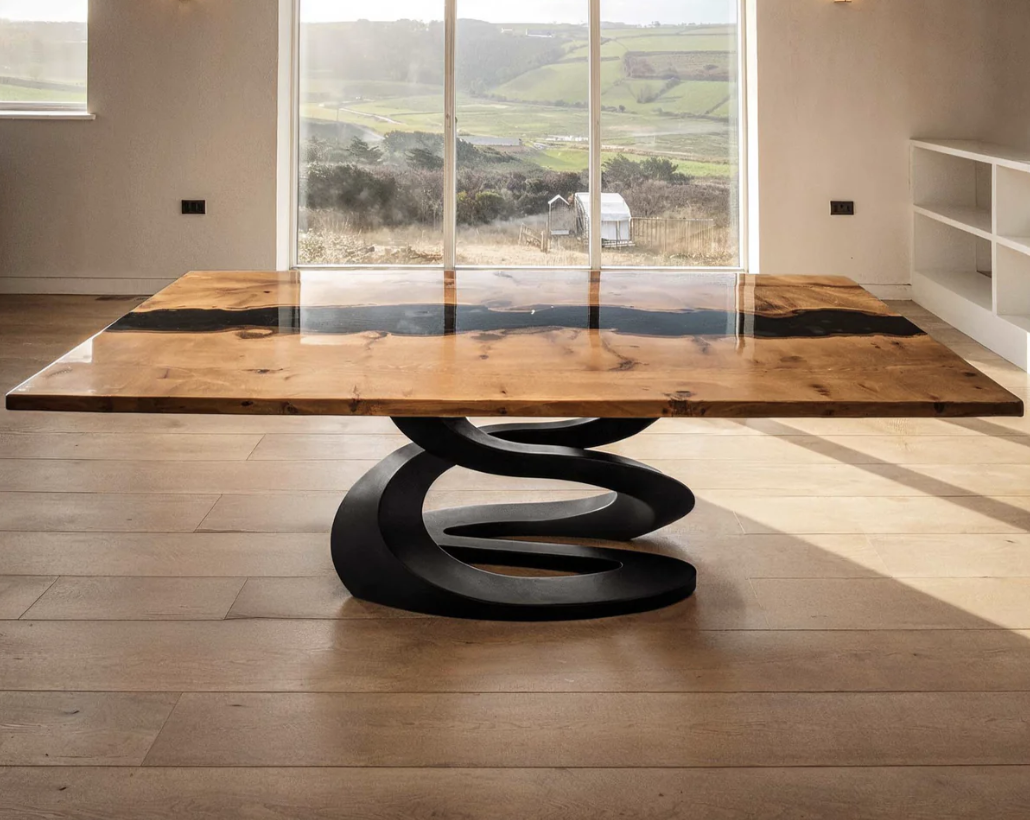 ROZELLE dining table