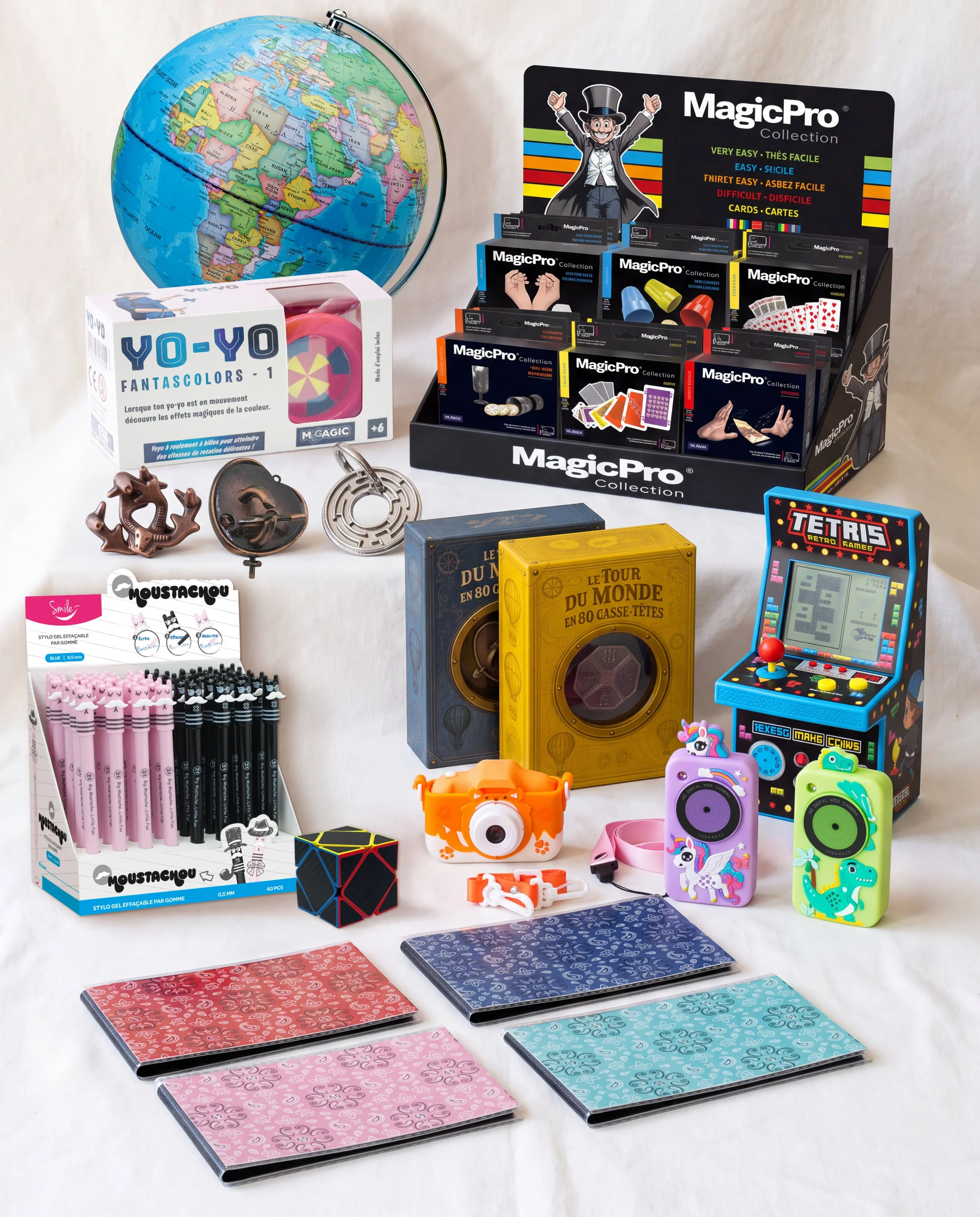 Fournisseur de cadeaux pour les professionnels, Carpentras Sign réunit papeterie créative, accessoires, jeux, casse-têtes, albums, cadres et instruments d’écriture fantaisie.