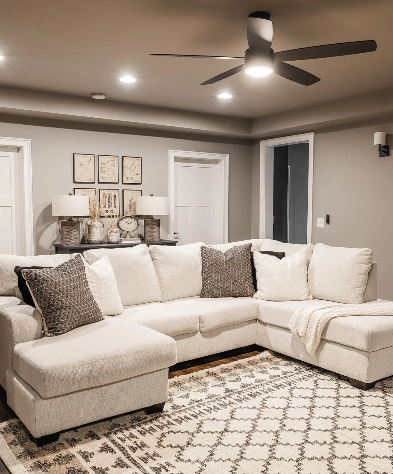 Living Room(22).PNG