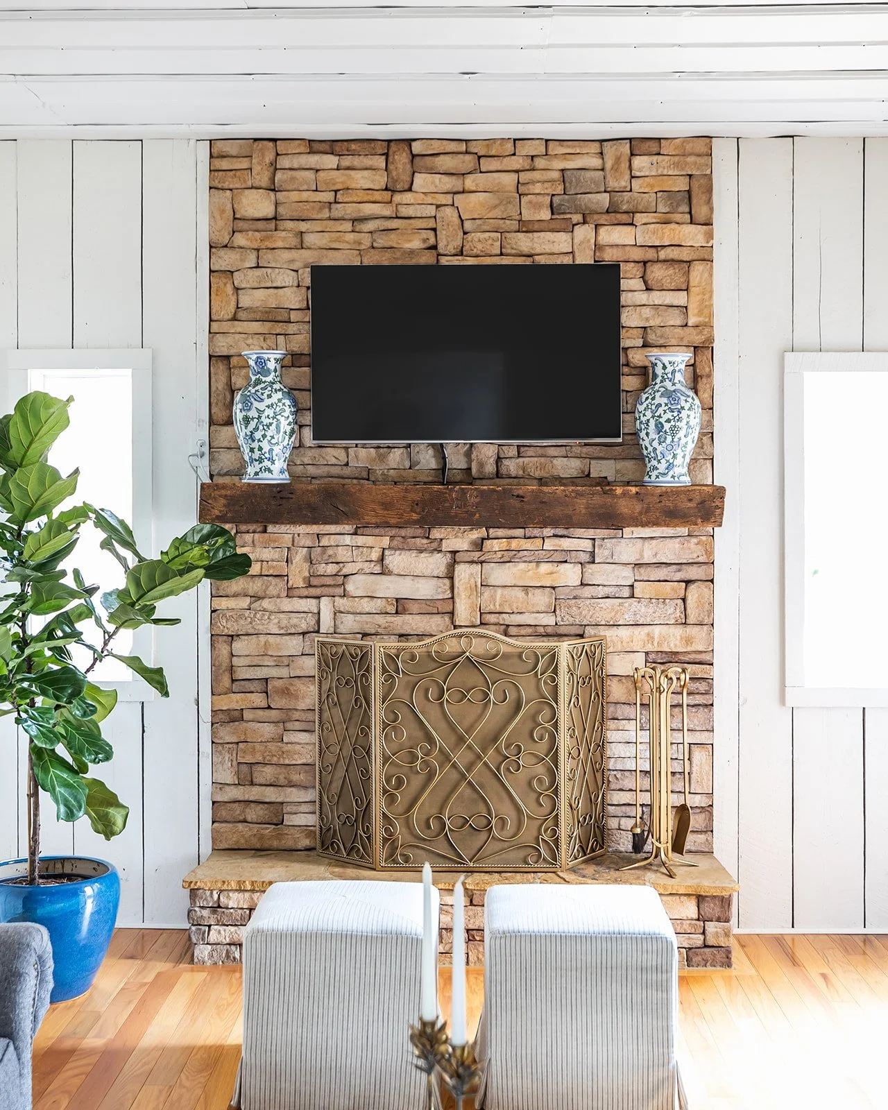 Living Room(19).JPG