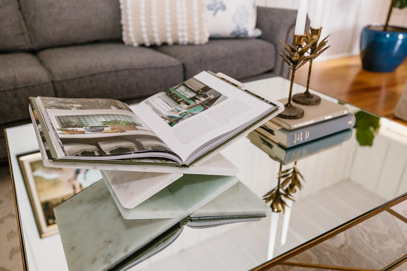 Living Room(45).JPG