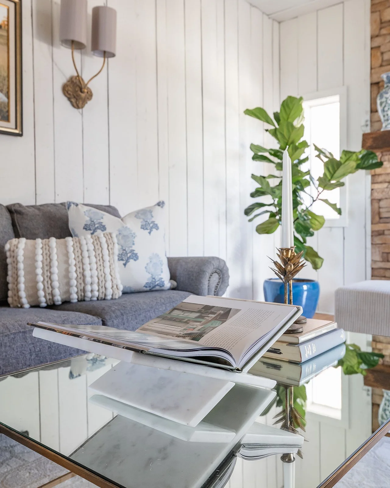 Living Room(18).JPG