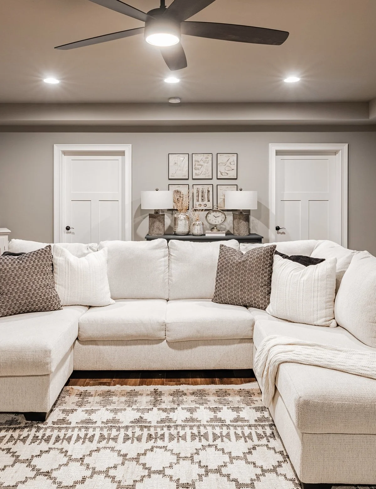 Living Room(17).PNG