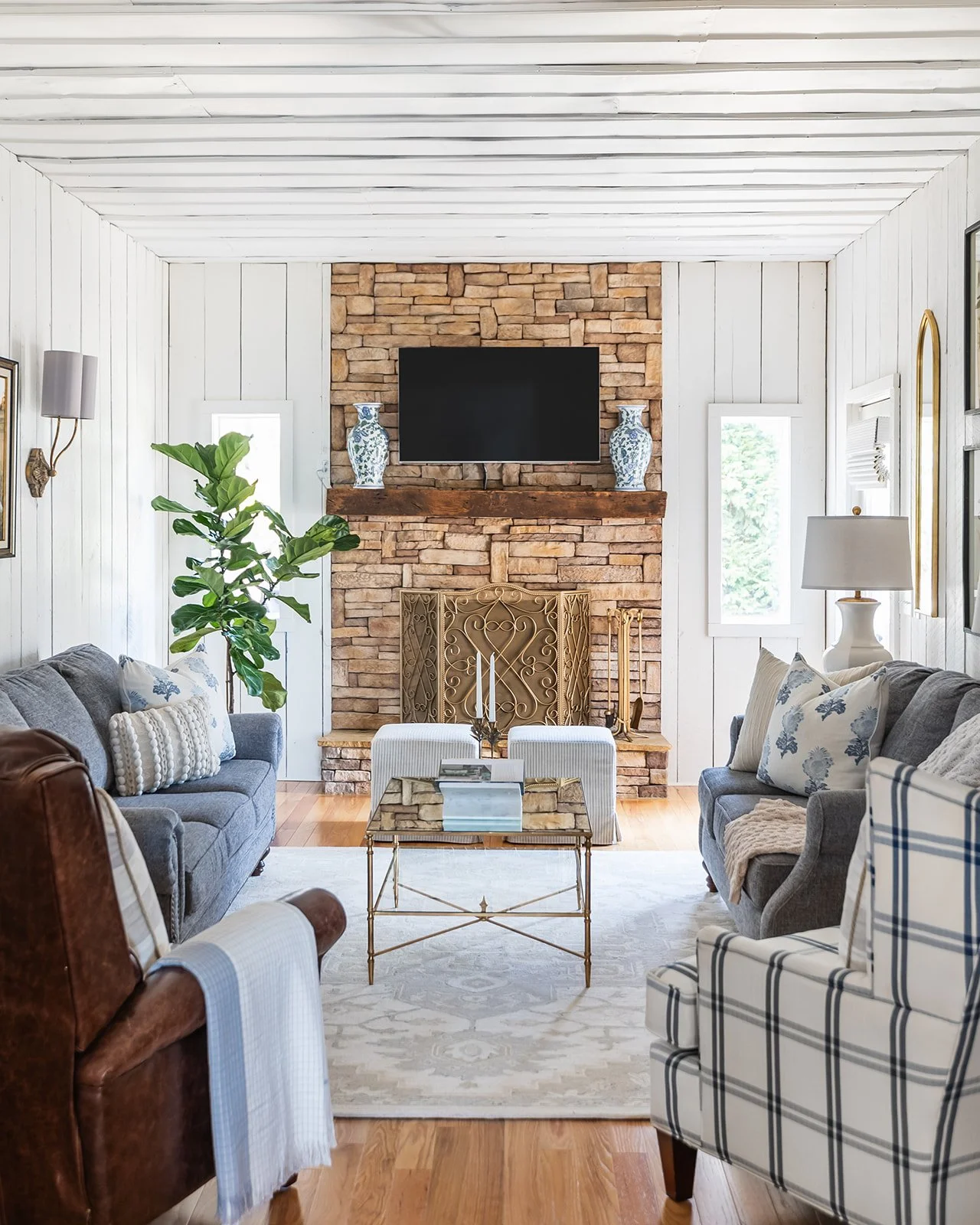 Living Room(8).JPG
