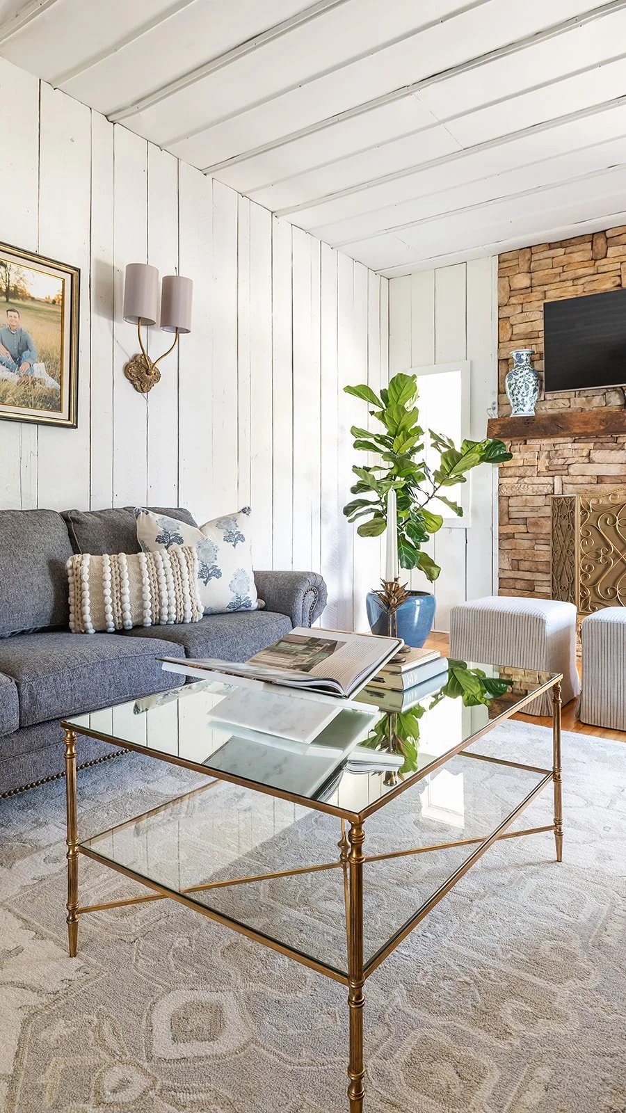 Living Room(16).JPG
