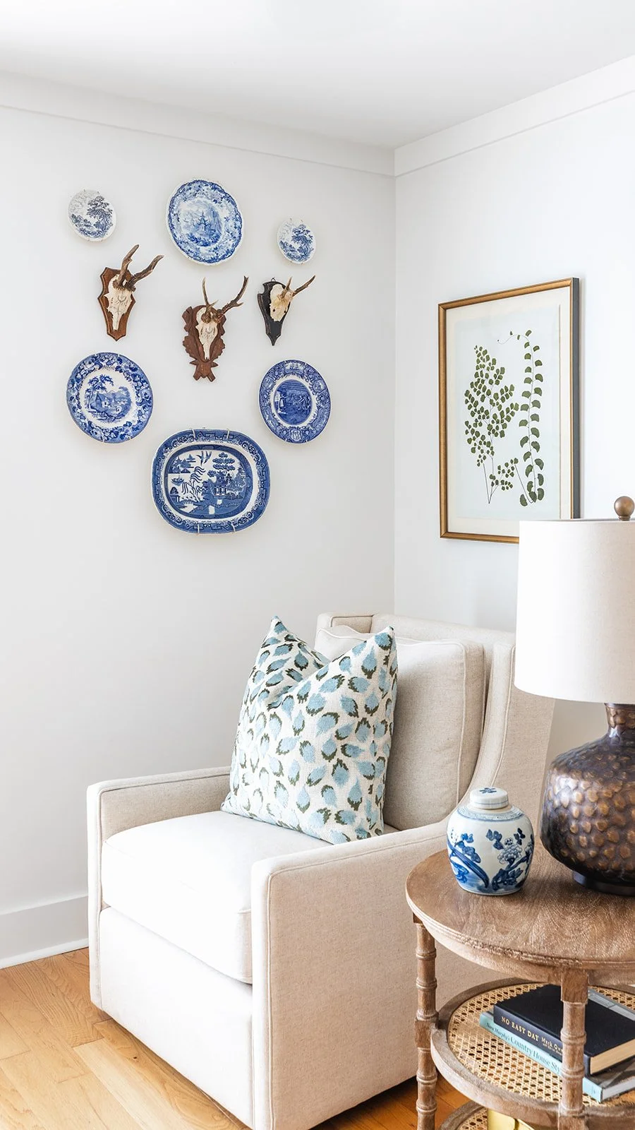 Living Room(13).JPG