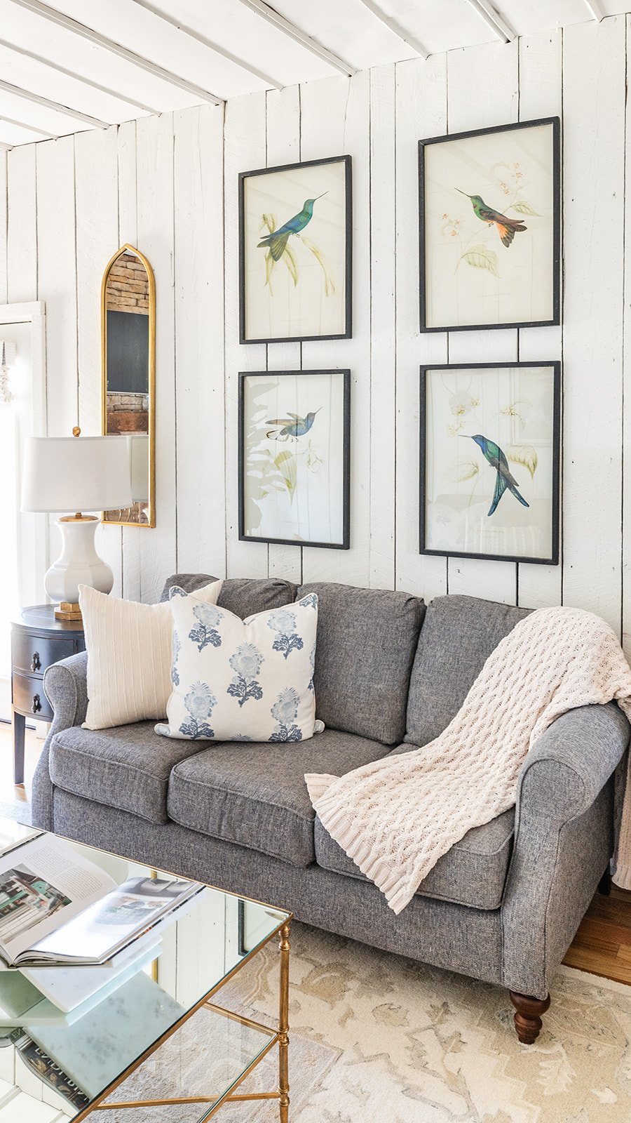 Living Room(10).JPG