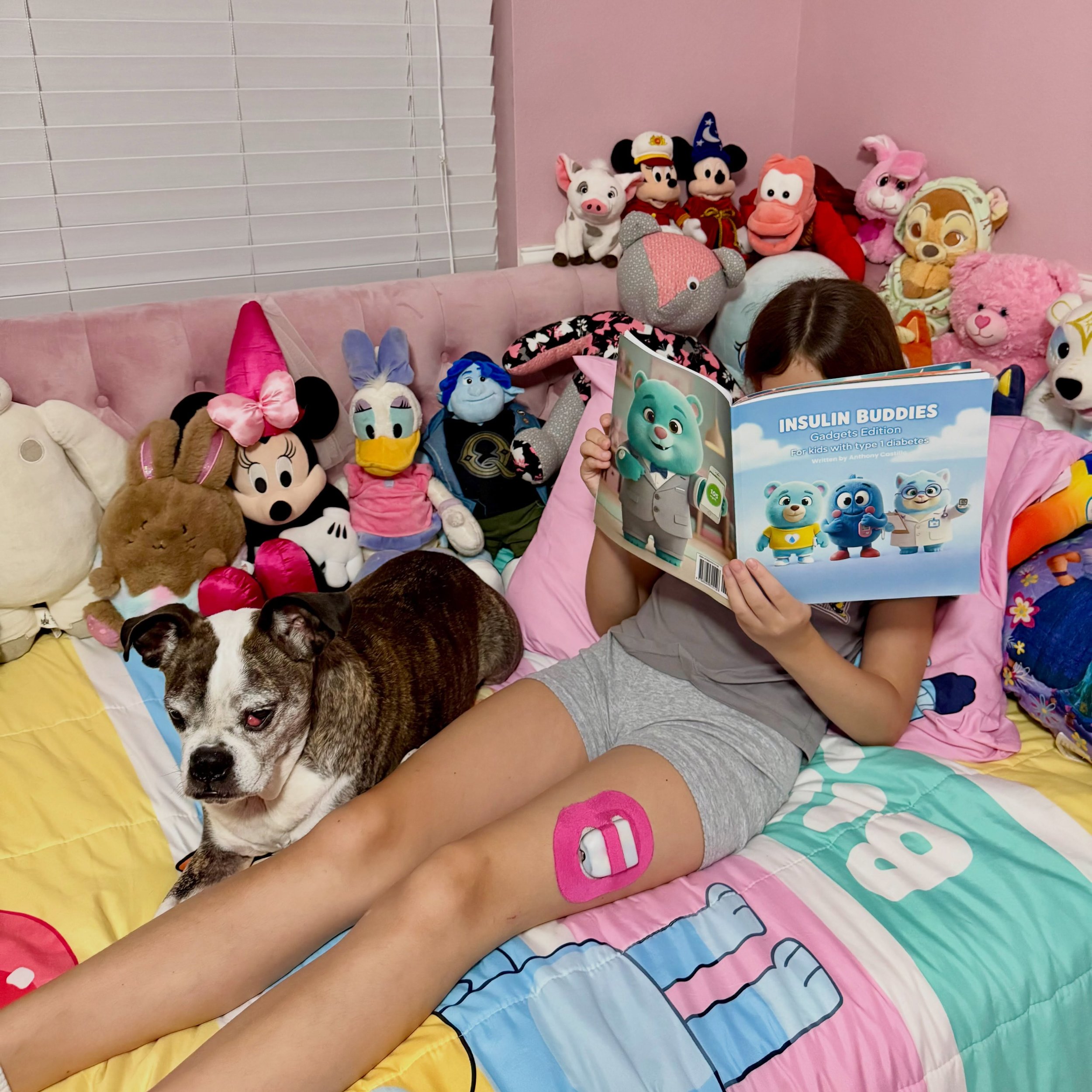 We love our insulin buddies 🤍🫶🩵 
Check out our kids book, link in bio. 
Don&rsquo;t forget to leave a review 📖
#insulinbuddies #type1