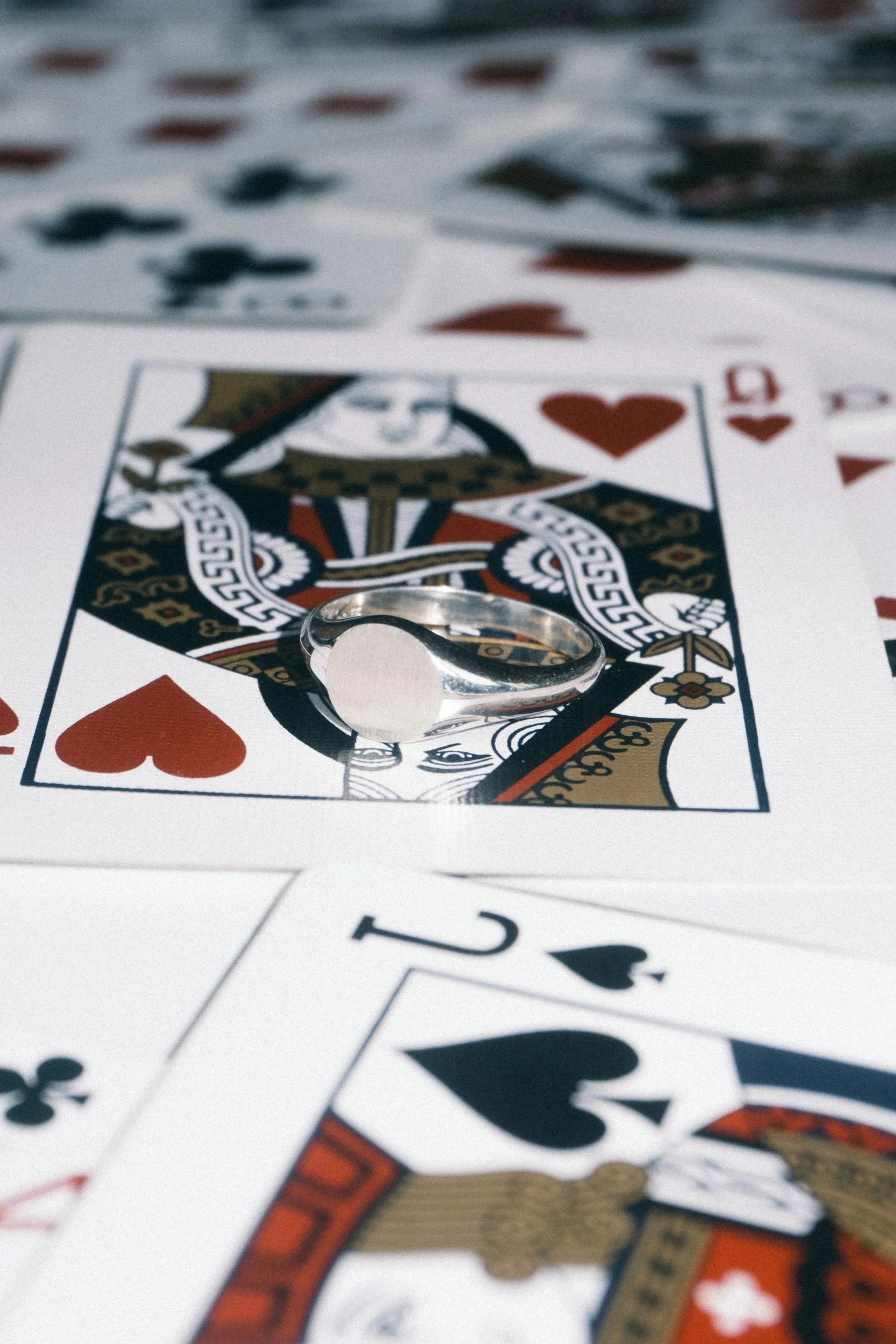 QUEEN RING