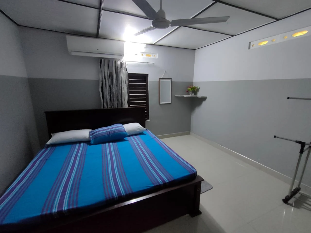 1st room King bed.jpeg