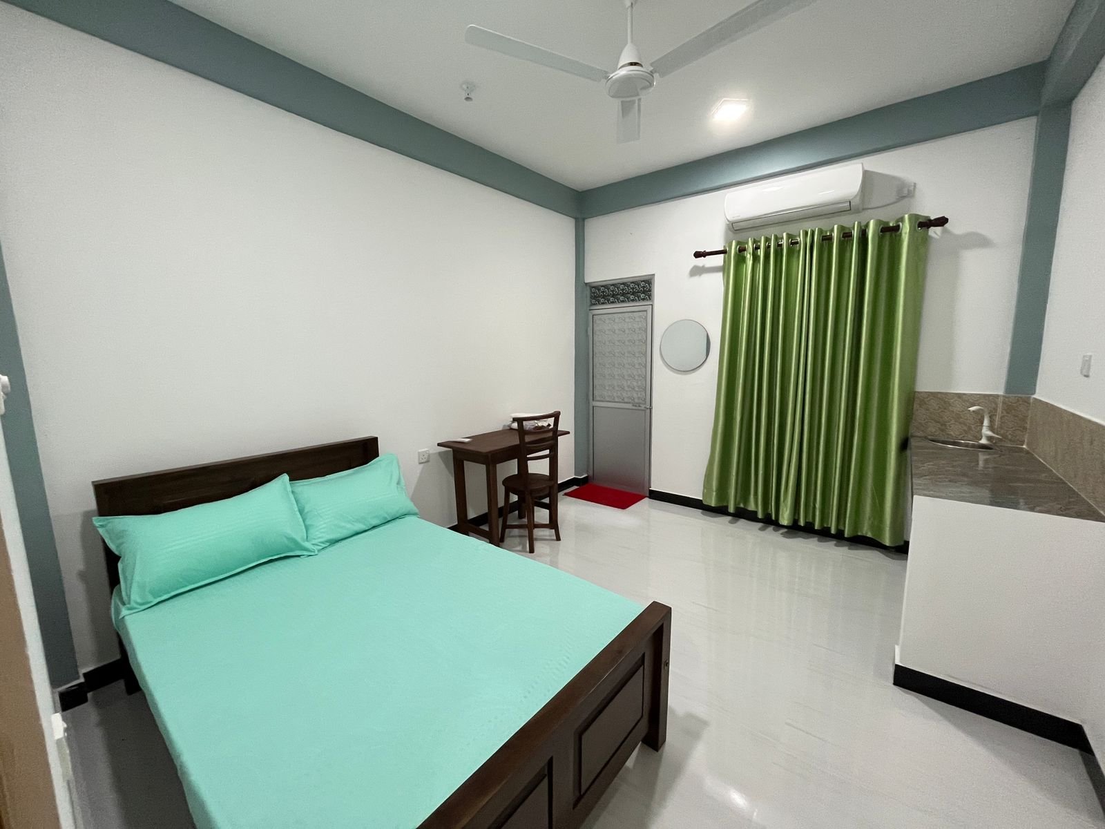 Queen bed type 1.jpeg