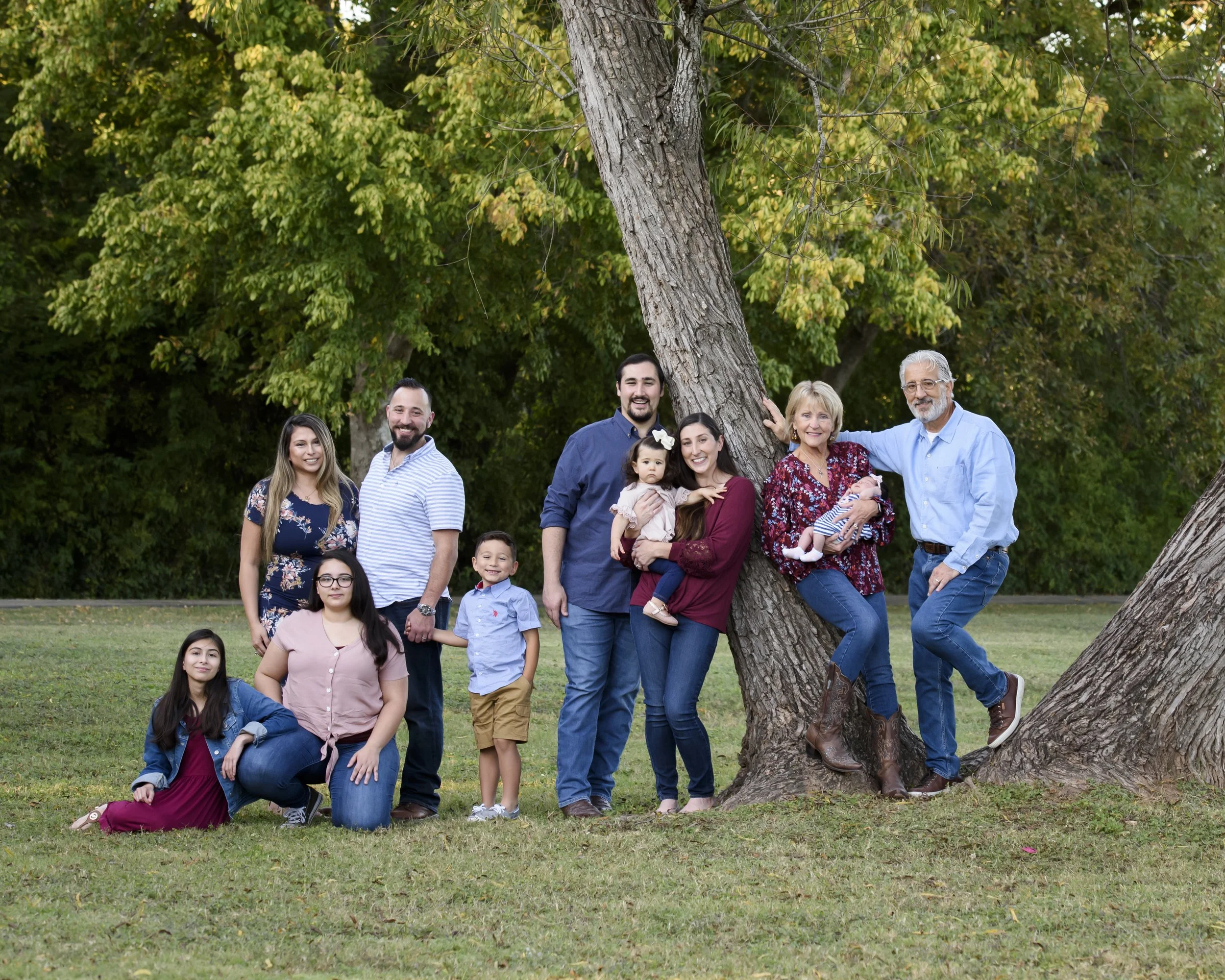 extended-family-photos-park.jpg