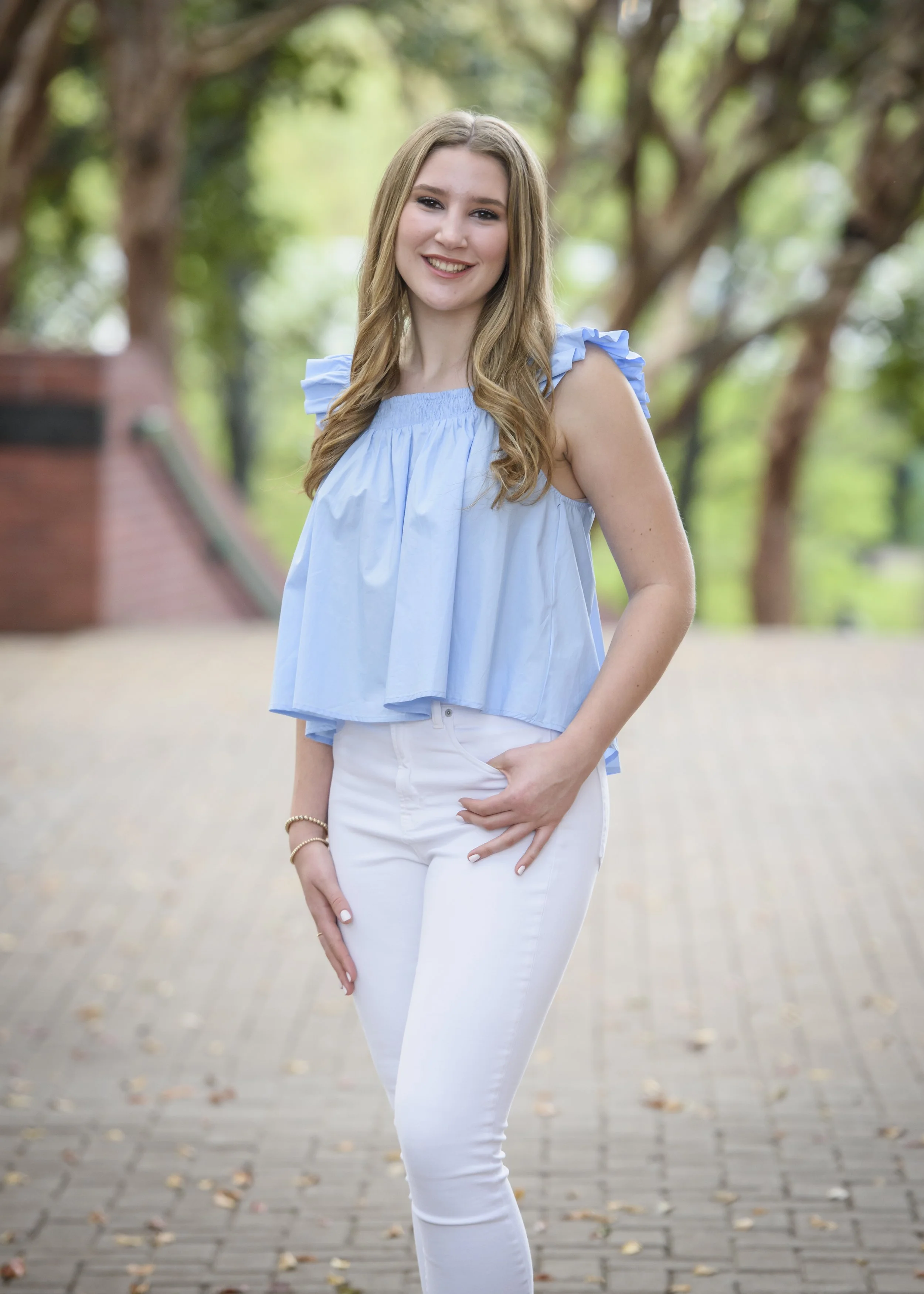 senior-girl-white-jeans.jpg