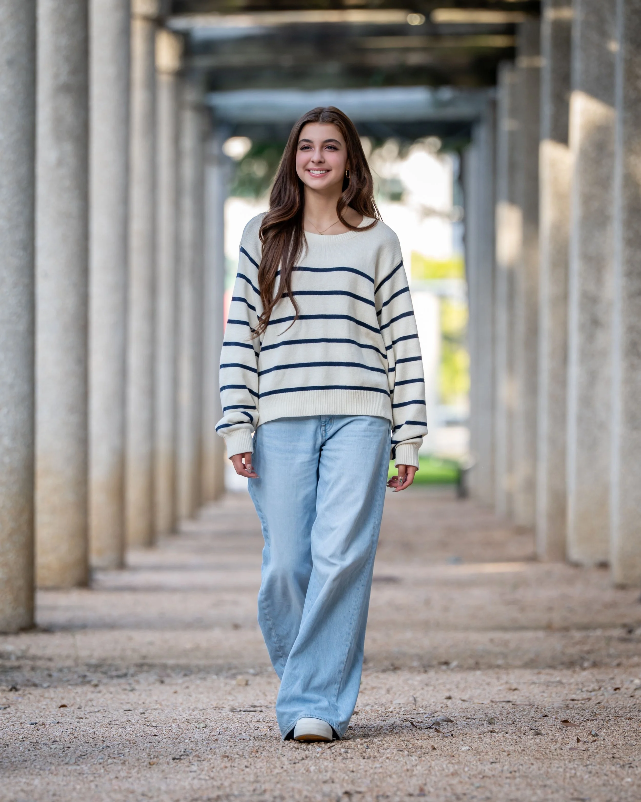 senior-girl-coulums-stripes.jpg