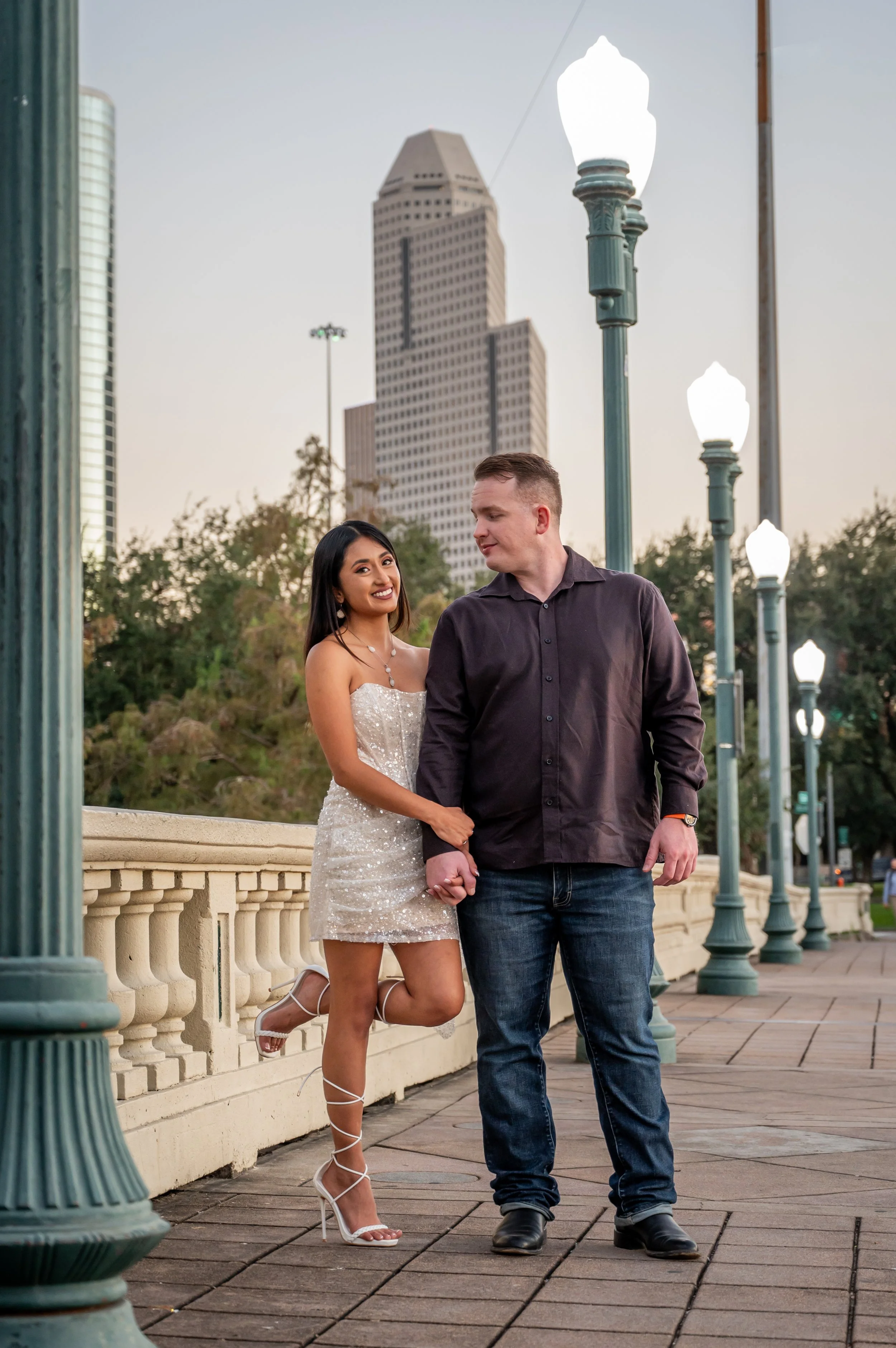 engagement-photos-downtown.jpg