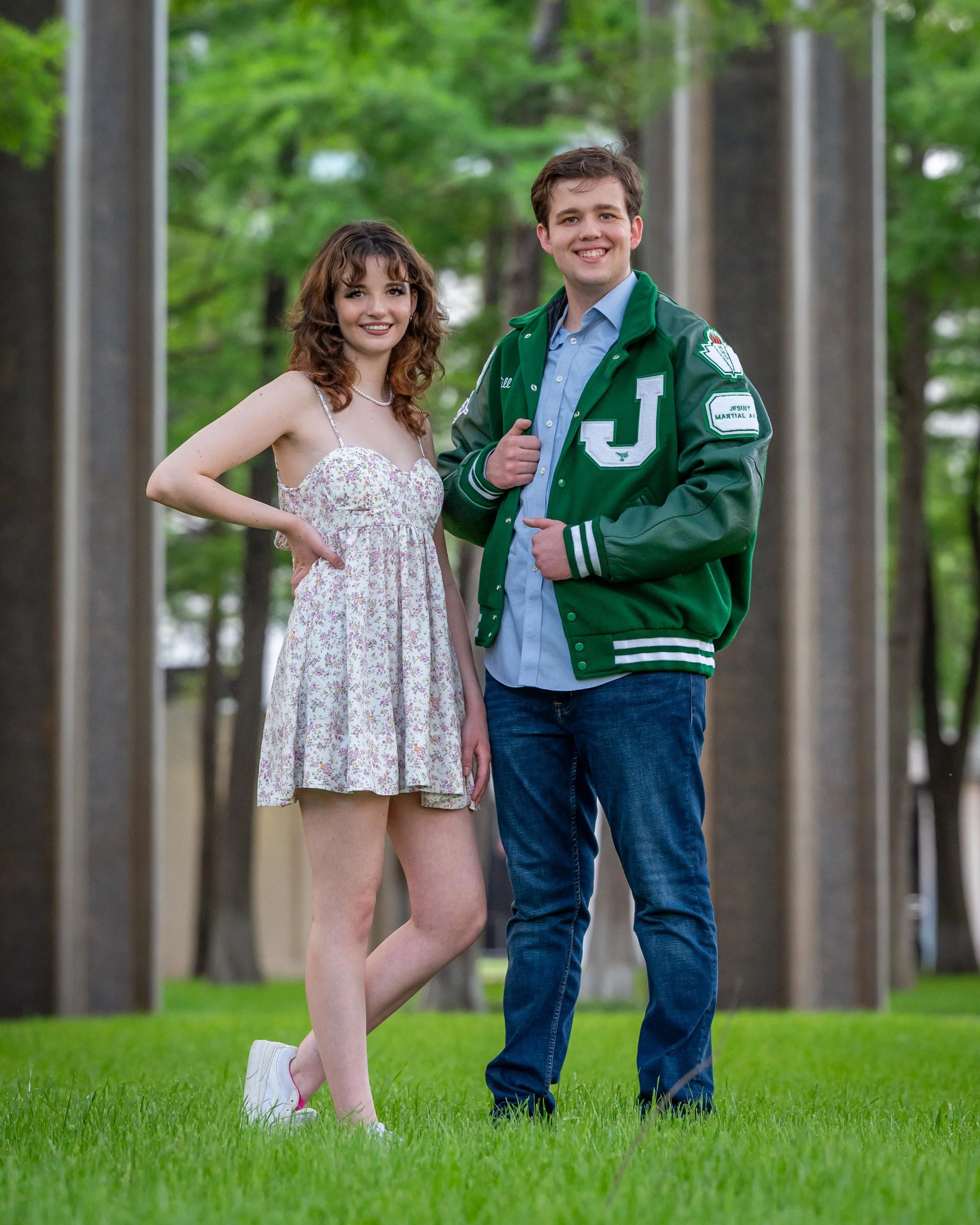 senior-sibling-photos-park.jpg