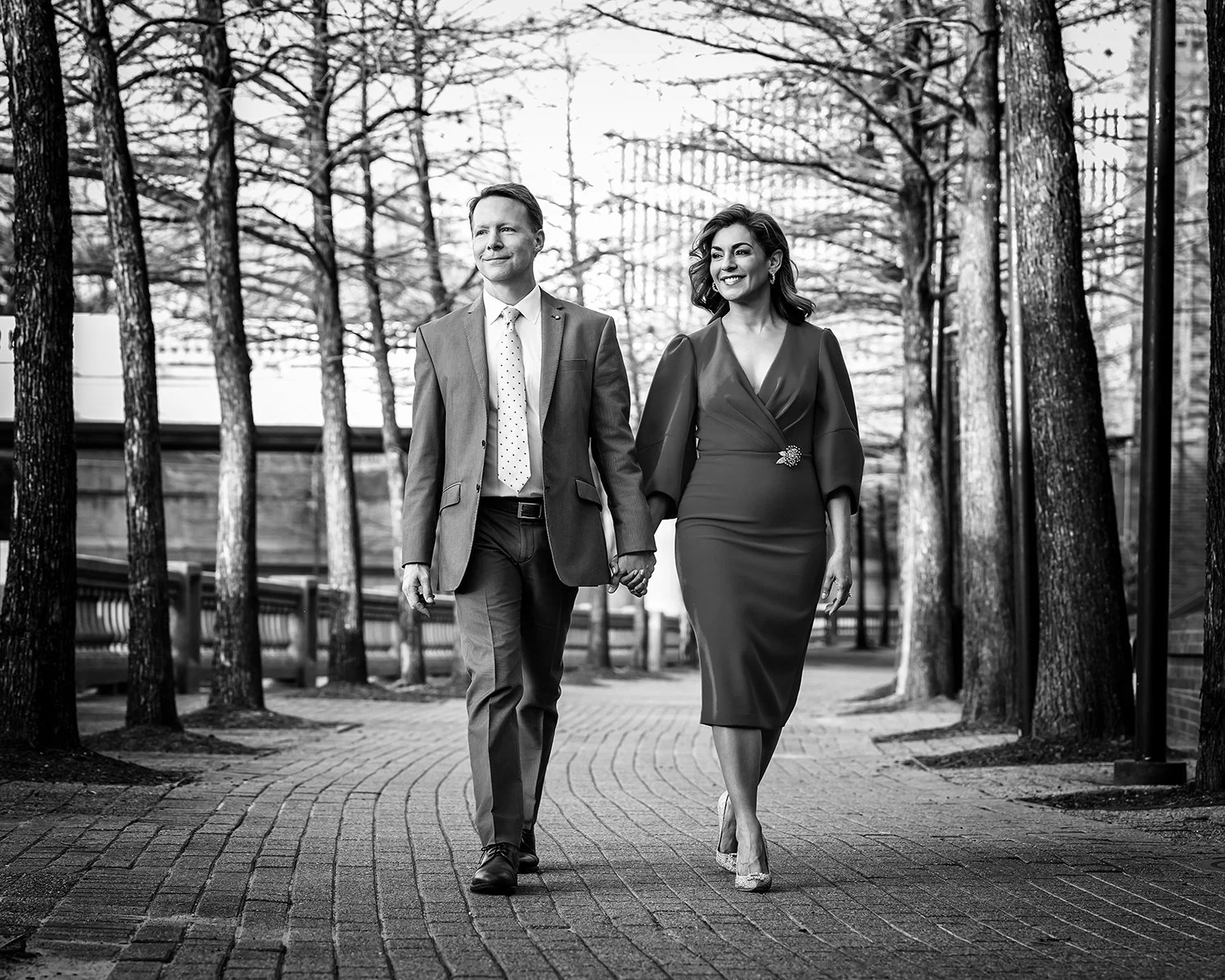 couple-photos-walking-black-and-white.jpg
