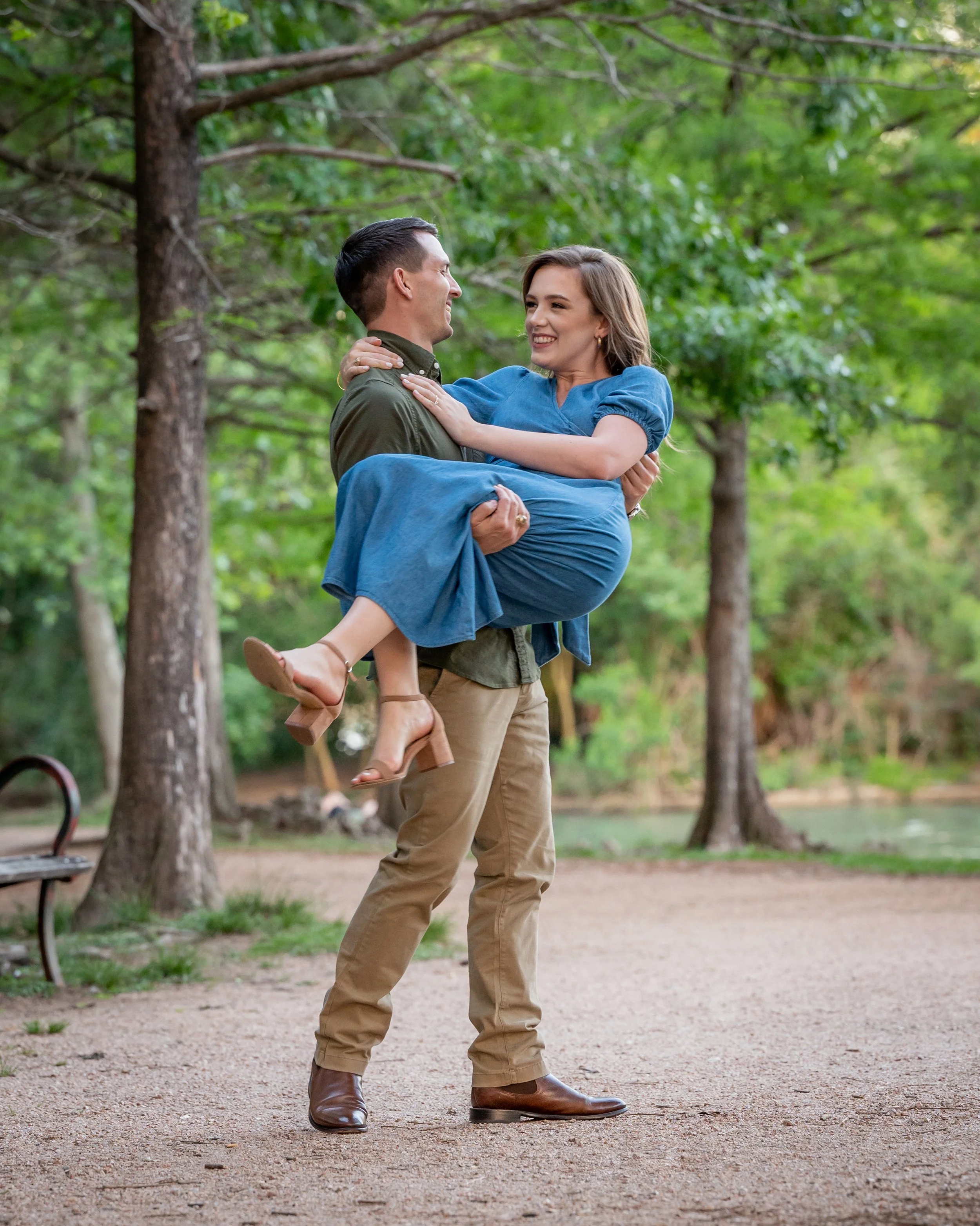 engagement-photos-couple-park.jpg