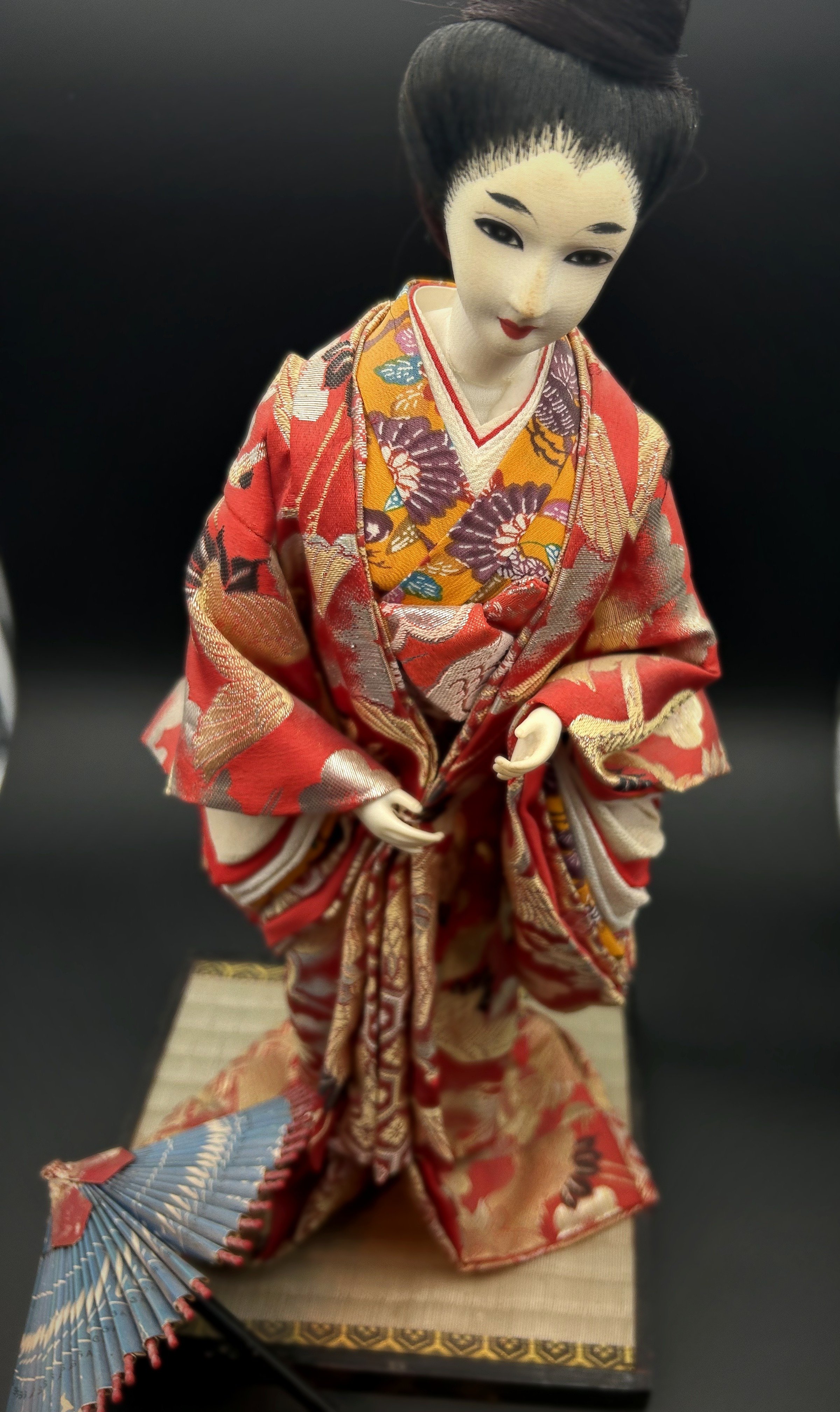 Tsukiko_03_Face_and_Obi_Detail.jpg
