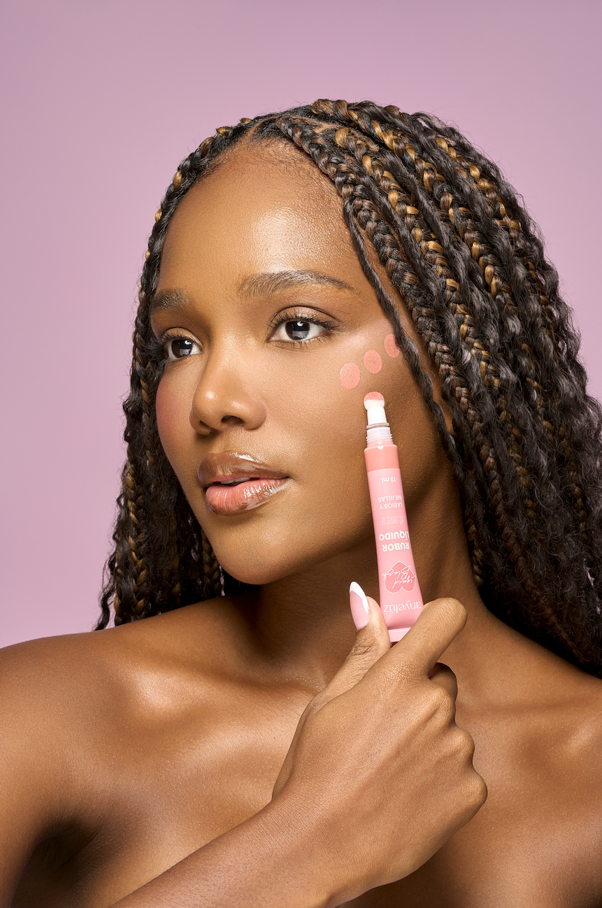 Fotografía beauty de modelo para campaña de lanzamiento Anyeluz