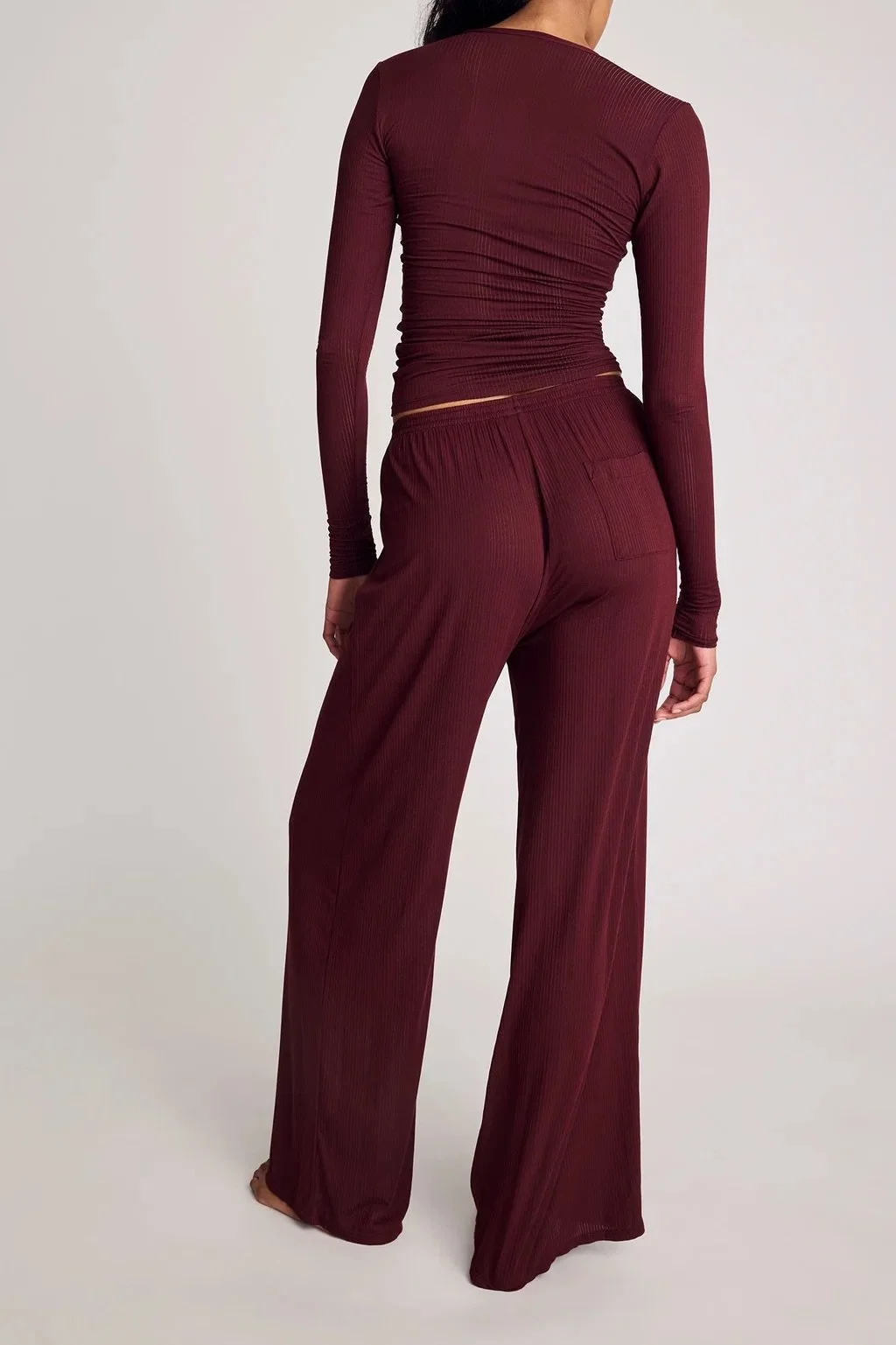 Lounge_WhippedTrackPant_Garnet_Shaanti_03.jpg