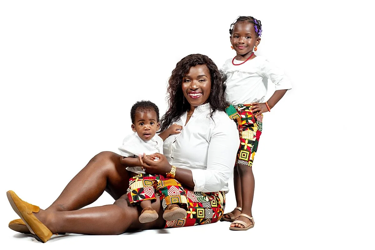 2023 Ola Family Portraits-08_WEB.jpg